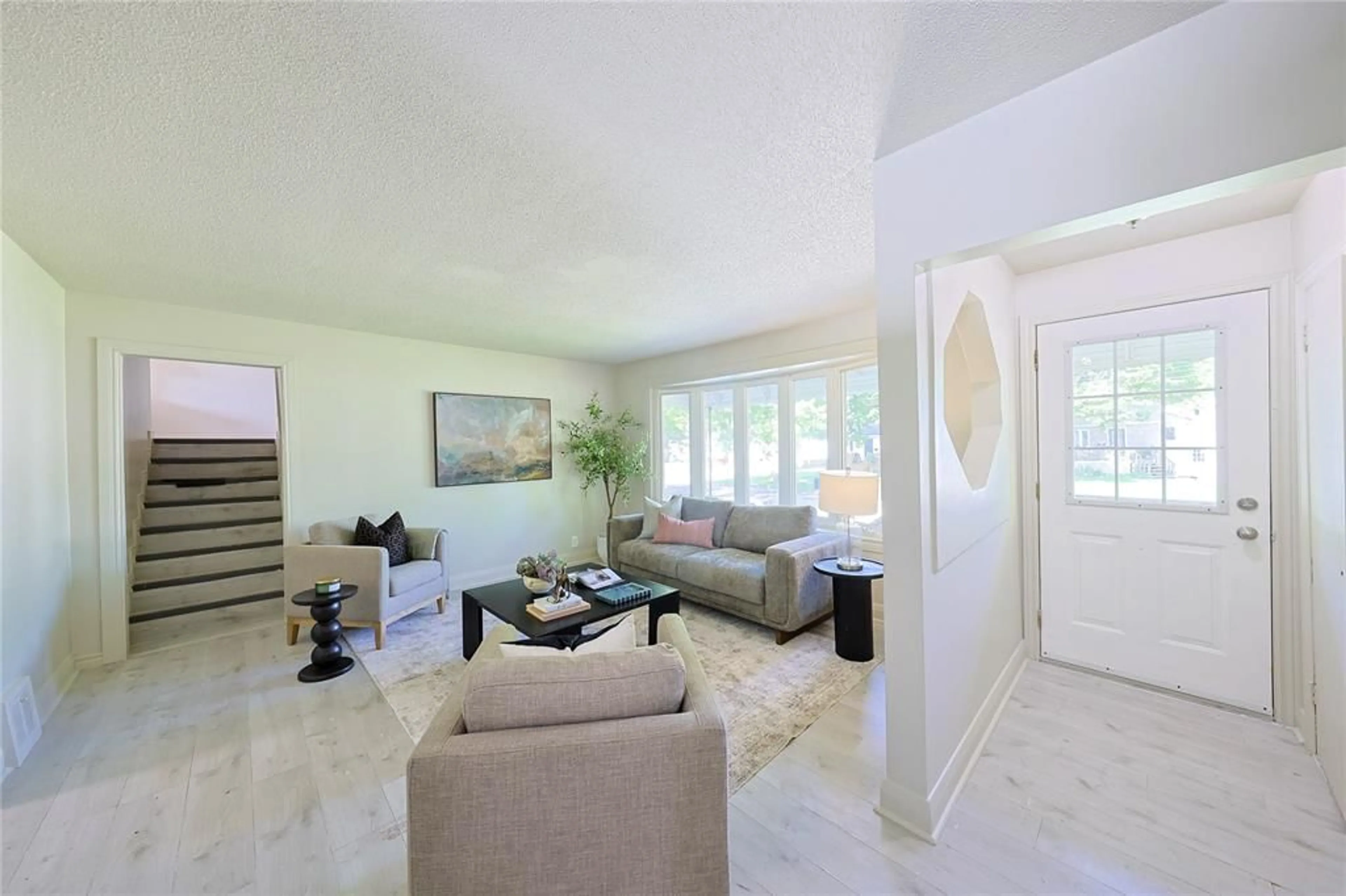 Living room with furniture, unknown for 898 GRANDVIEW Ave, Sarnia Ontario N7V 3X2