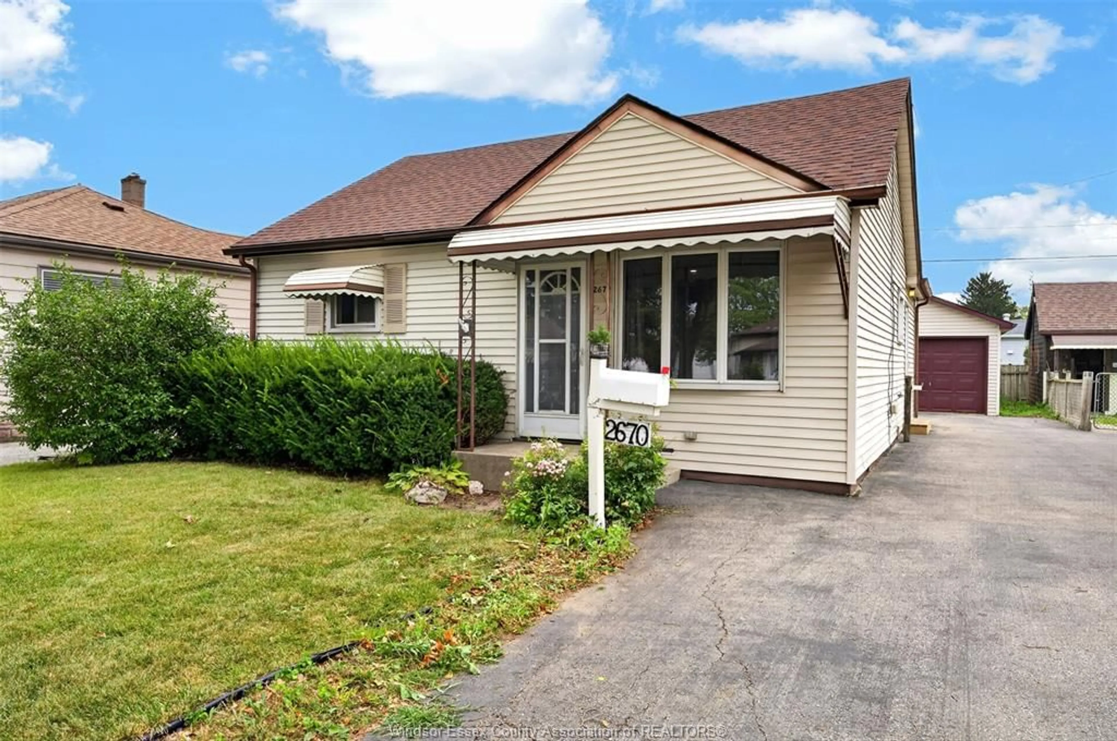 Home with vinyl exterior material, street for 2670 CHANDLER Rd, Windsor Ontario N8W 4B3