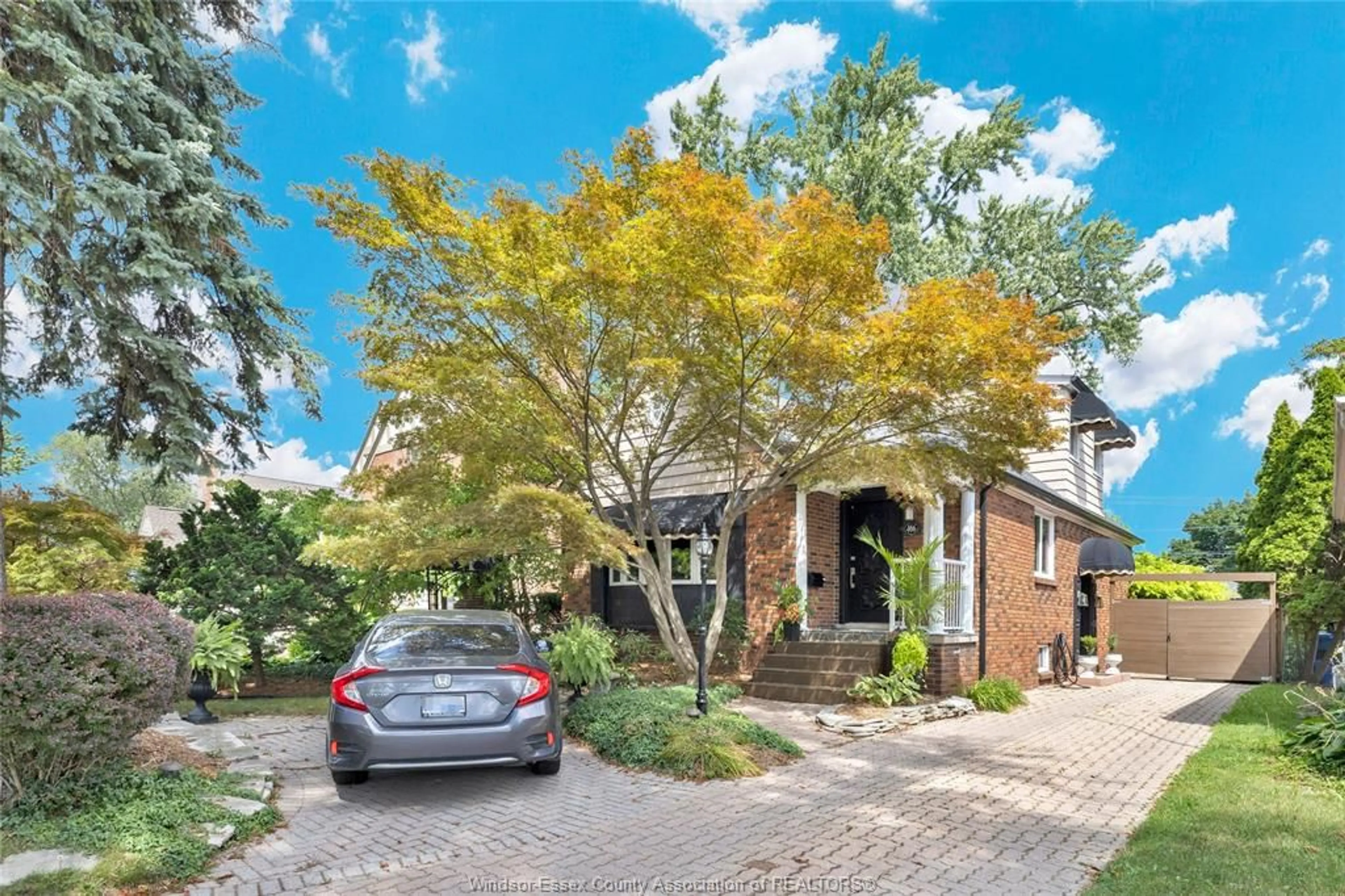 Home with brick exterior material, street for 466 MATTHEW BRADY, Windsor Ontario N8S 3J6