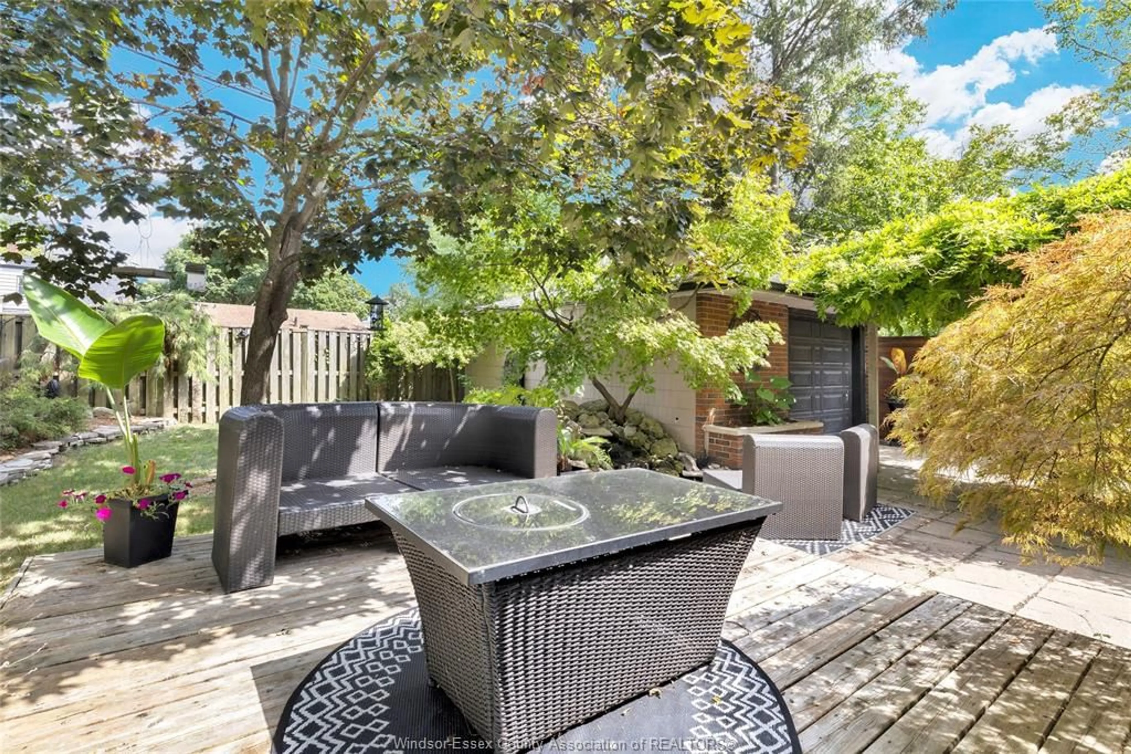 Patio, street for 466 MATTHEW BRADY, Windsor Ontario N8S 3J6