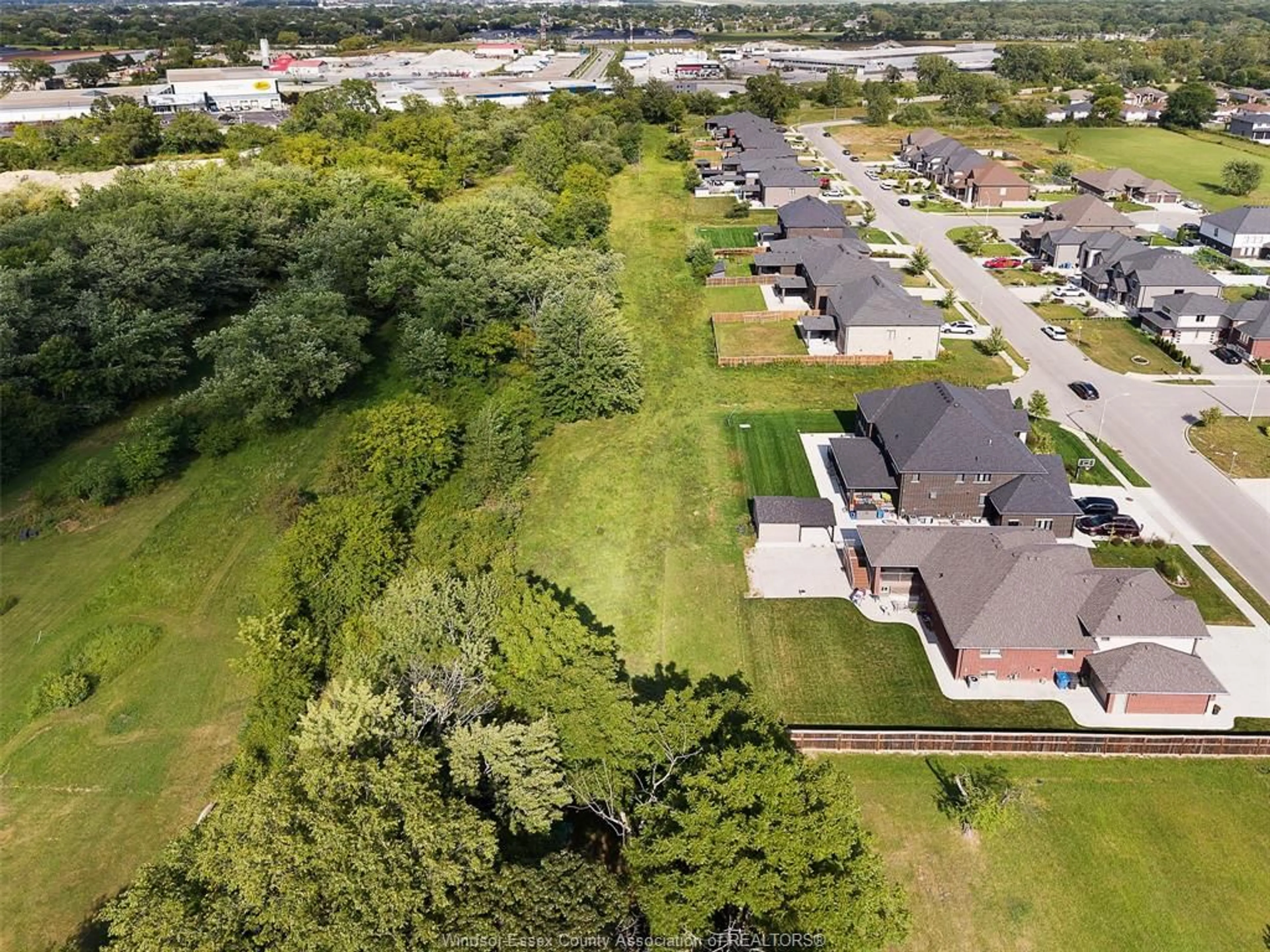 A pic from outside/outdoor area/front of a property/back of a property/a pic from drone, street for V/L OAKRIDGE Ave, Windsor Ontario N9E 3N5