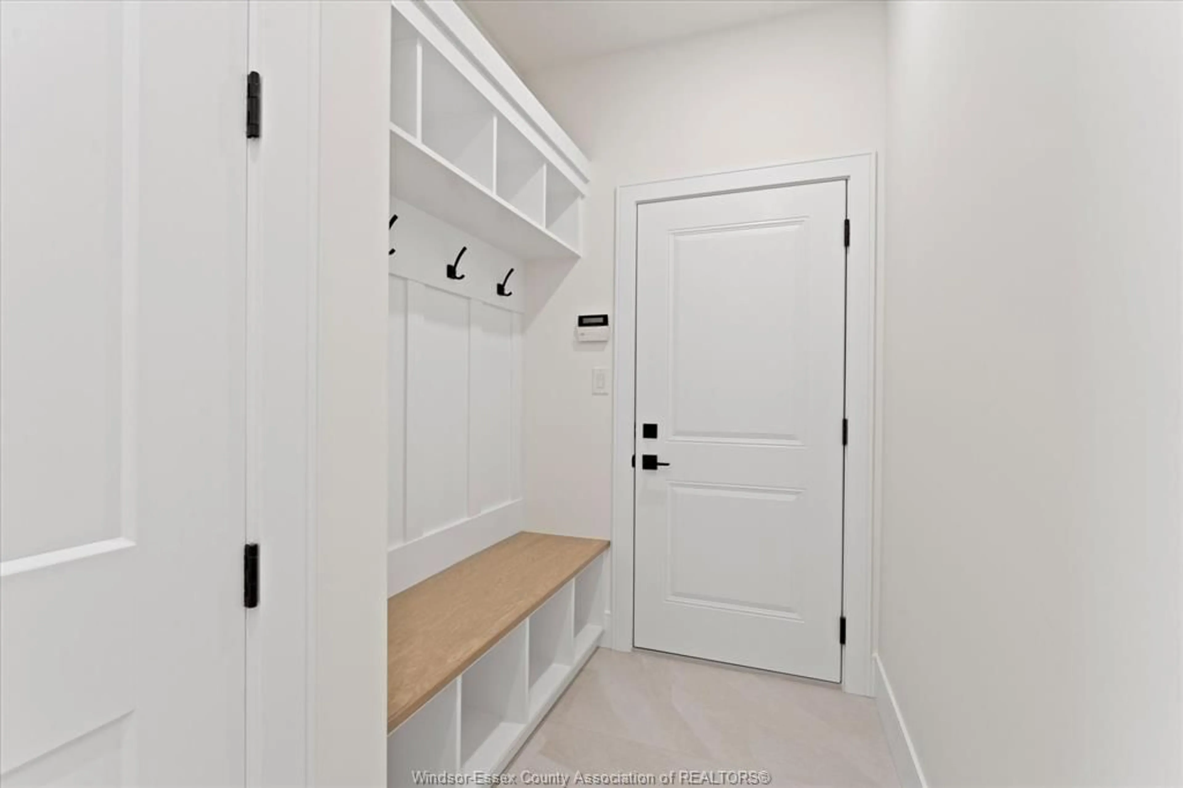 Indoor entryway for 5240 Rafael, Tecumseh Ontario N0R 1K0