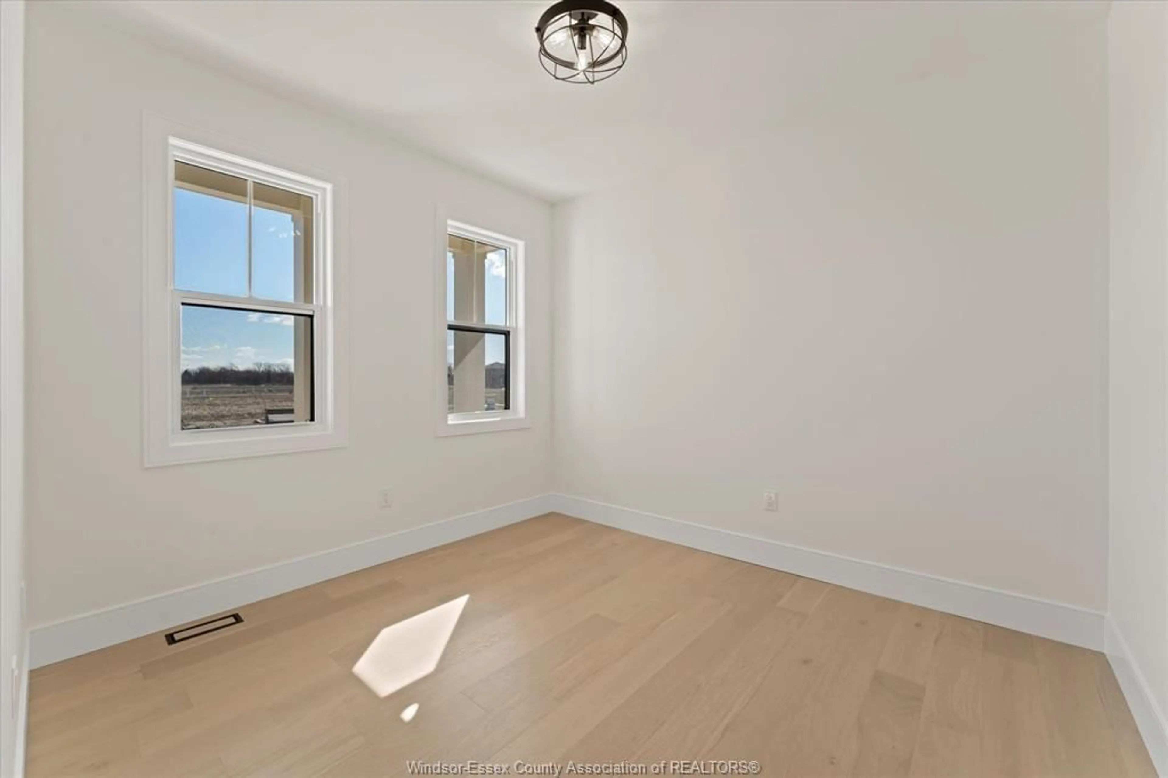 A pic of a room for 5240 Rafael, Tecumseh Ontario N0R 1K0