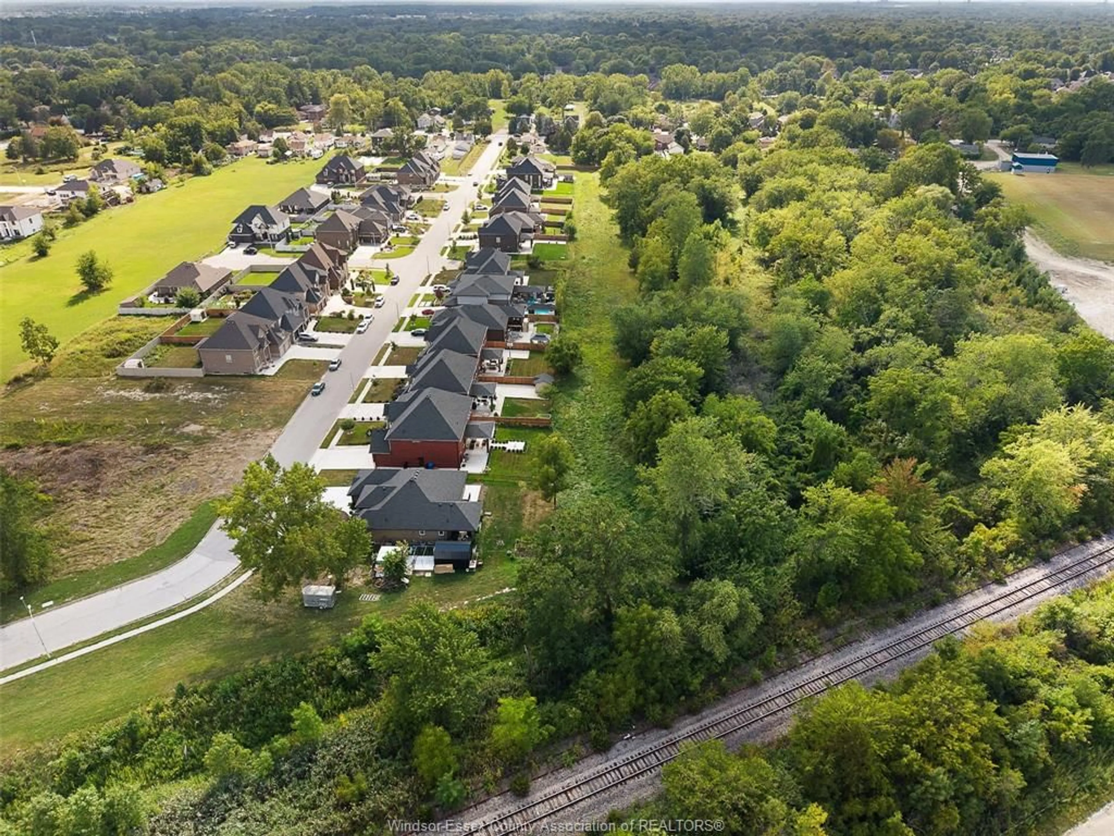 A pic from outside/outdoor area/front of a property/back of a property/a pic from drone, street for V/L FARROW Ave, Windsor Ontario N9E 3N5