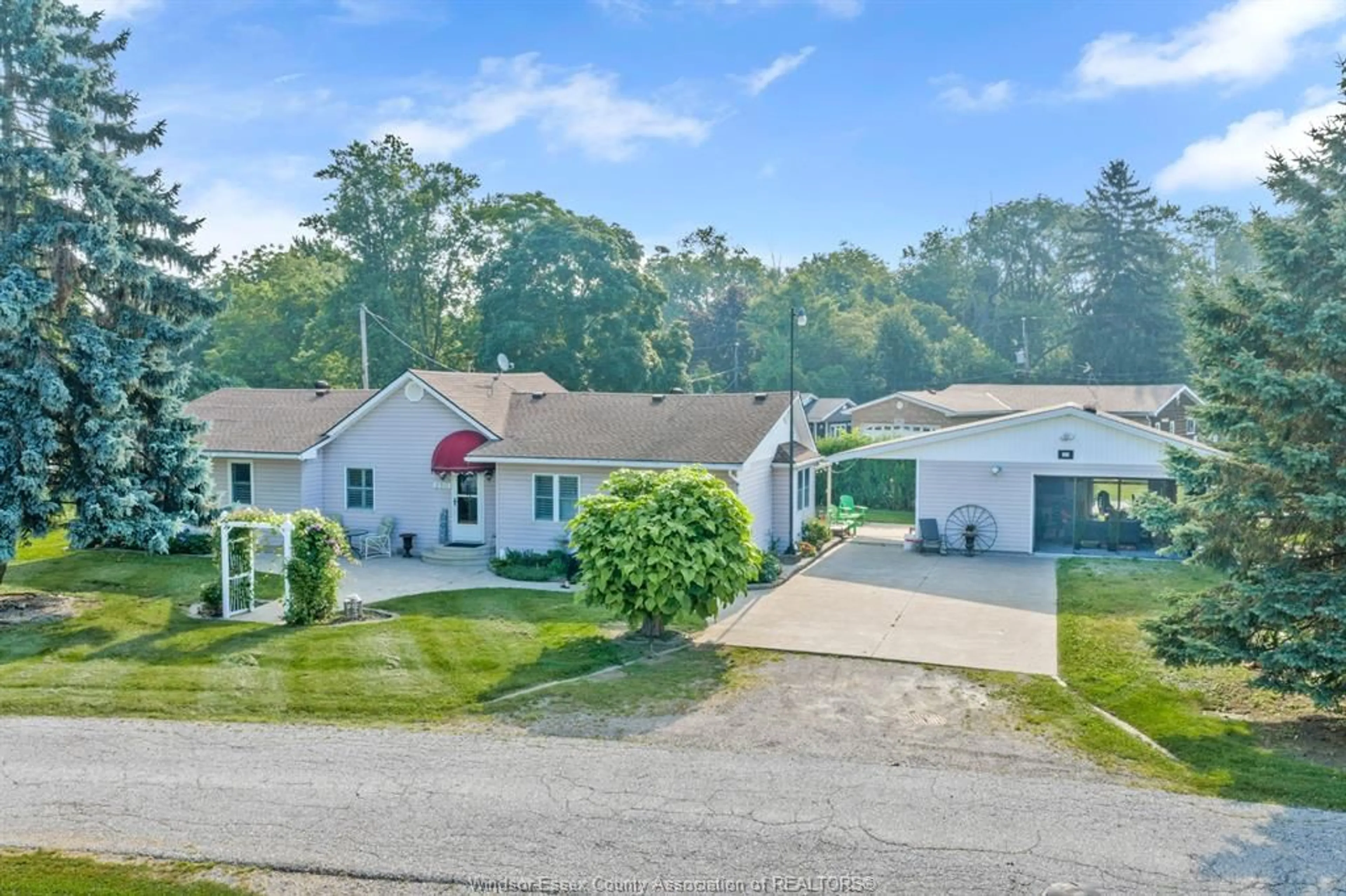 A pic from outside/outdoor area/front of a property/back of a property/a pic from drone, street for 290 WAWA Cres, Colchester Ontario N0R 1G0