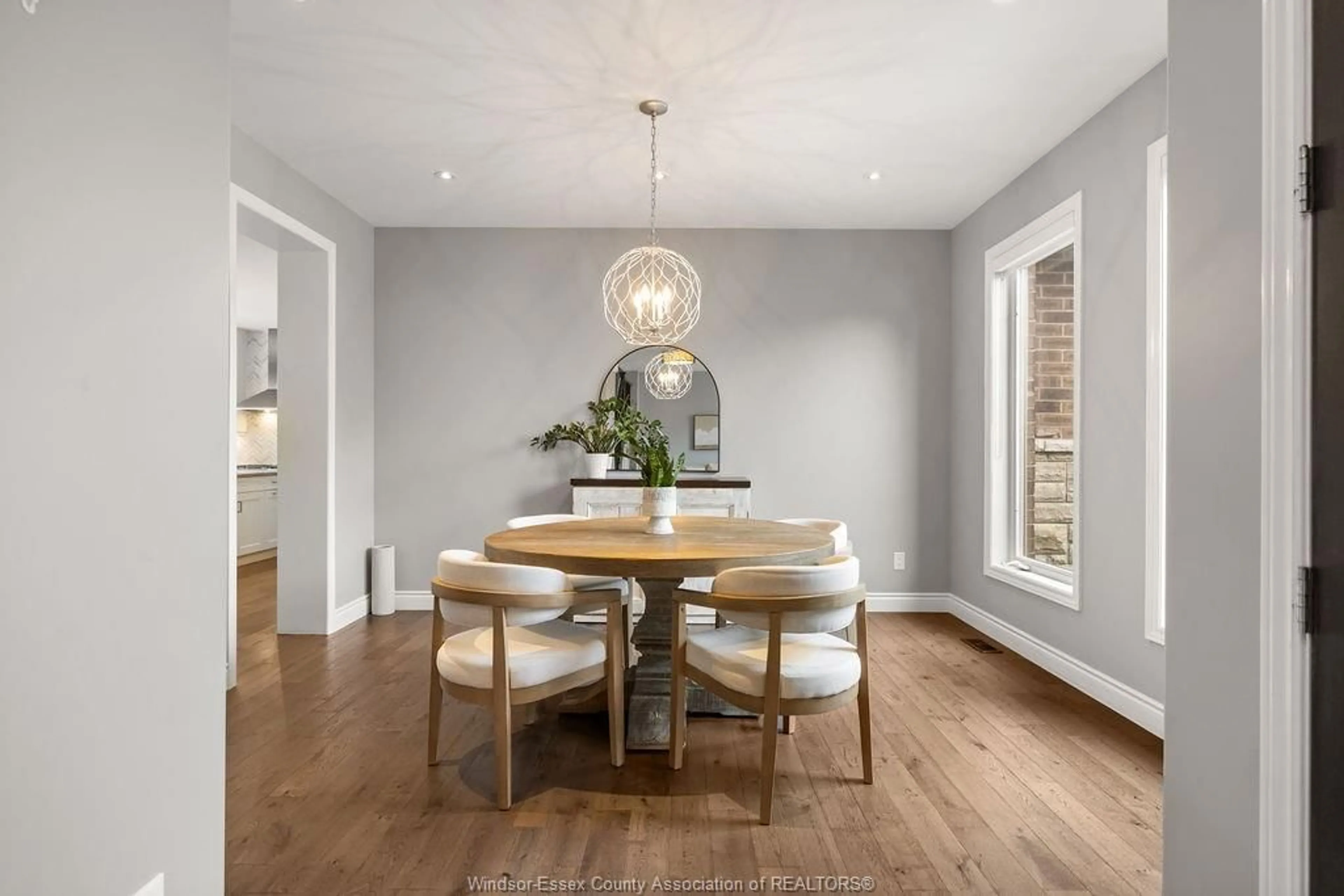 Dining room, wood/laminate floor for 580 HERDMAN, LaSalle Ontario N9J 3Y3