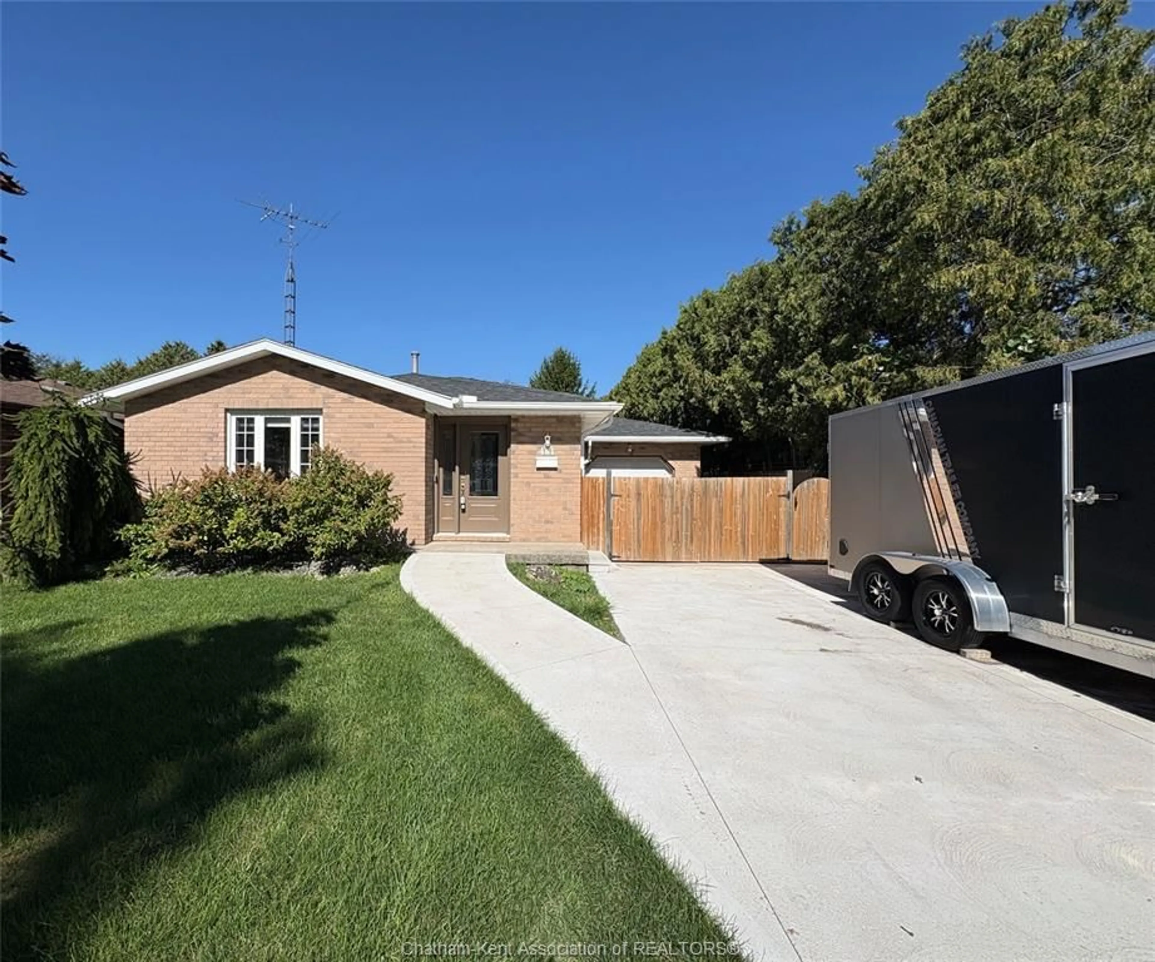 A pic from outside/outdoor area/front of a property/back of a property/a pic from drone, street for 461 McNaughton Ave, Chatham Ontario N7L 4K3