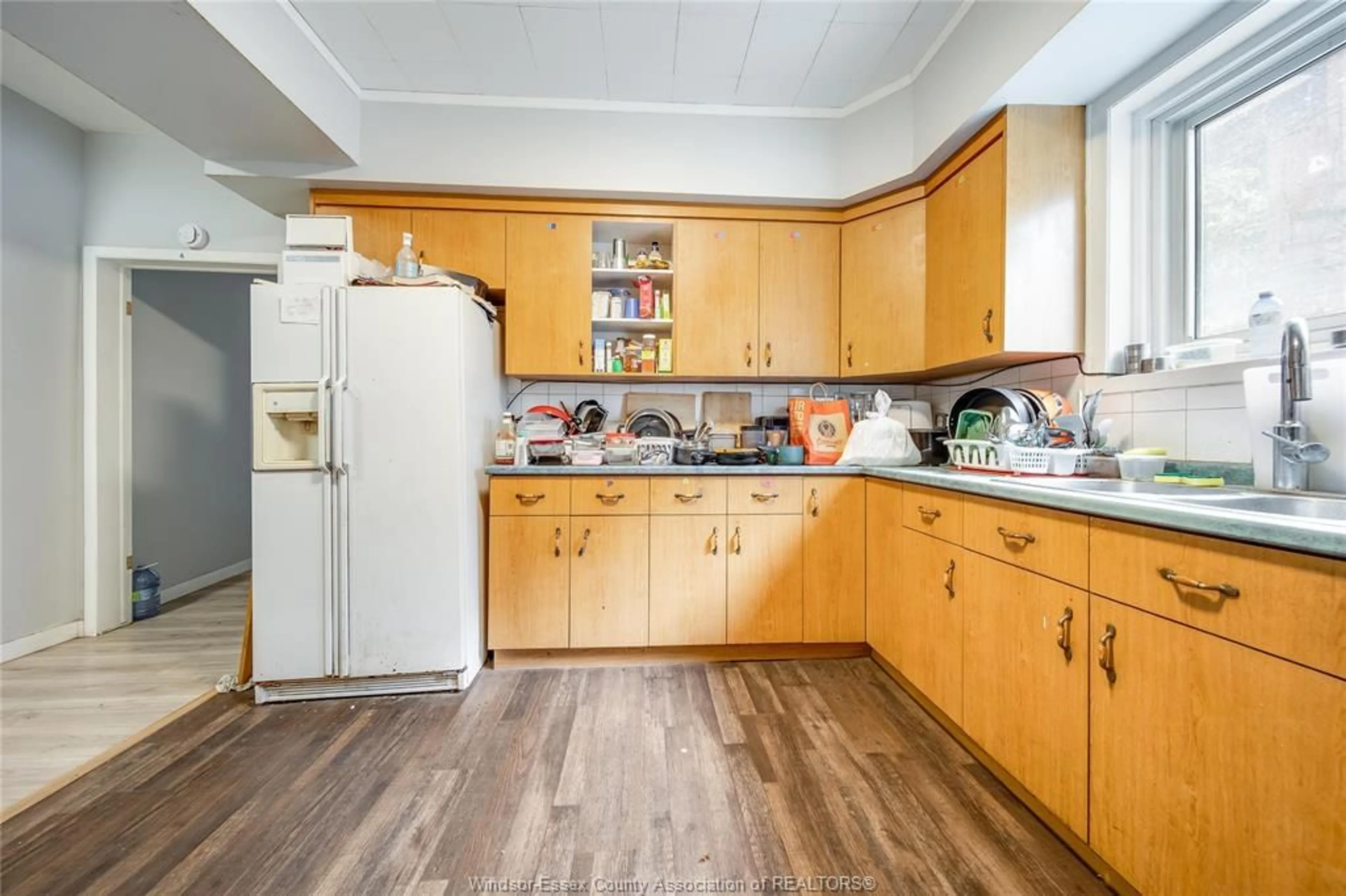 Standard kitchen, unknown for 464 VERA Pl, Windsor Ontario N9A 5W3