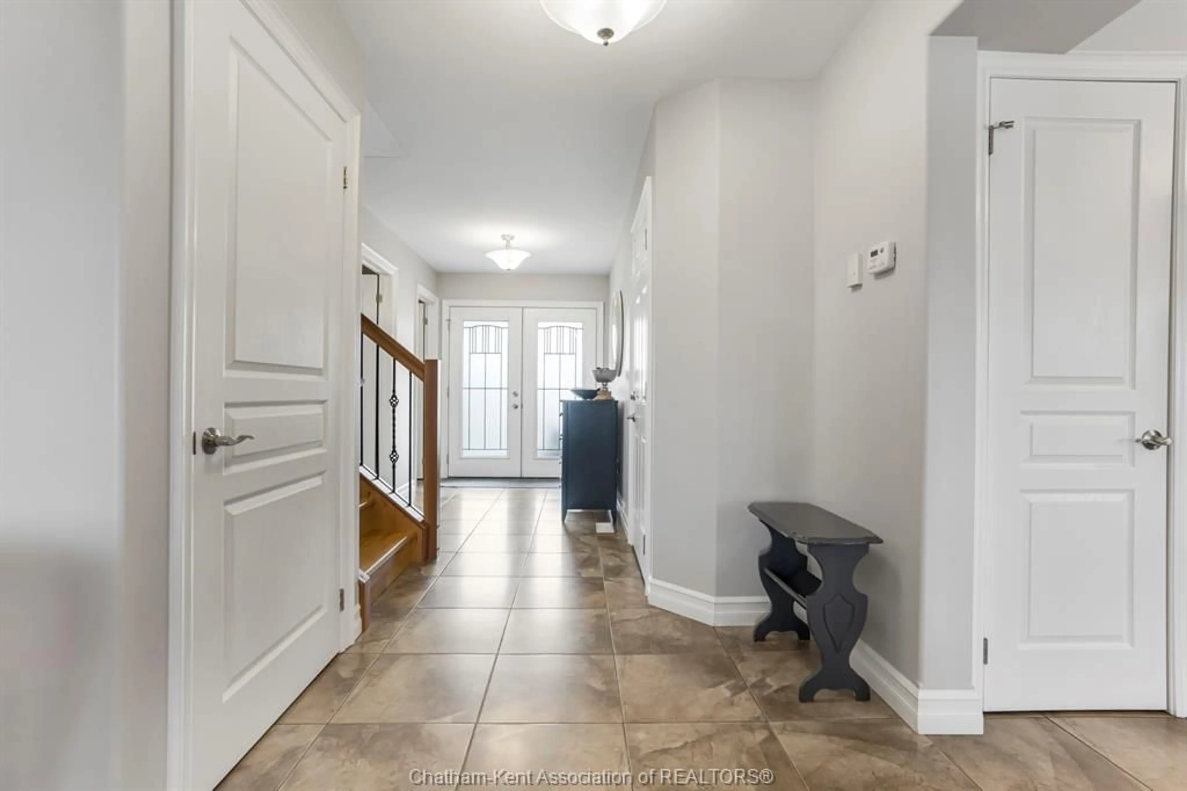 Indoor entryway for 430 TWILIGHT Trail, Chatham Ontario N7L 0B9