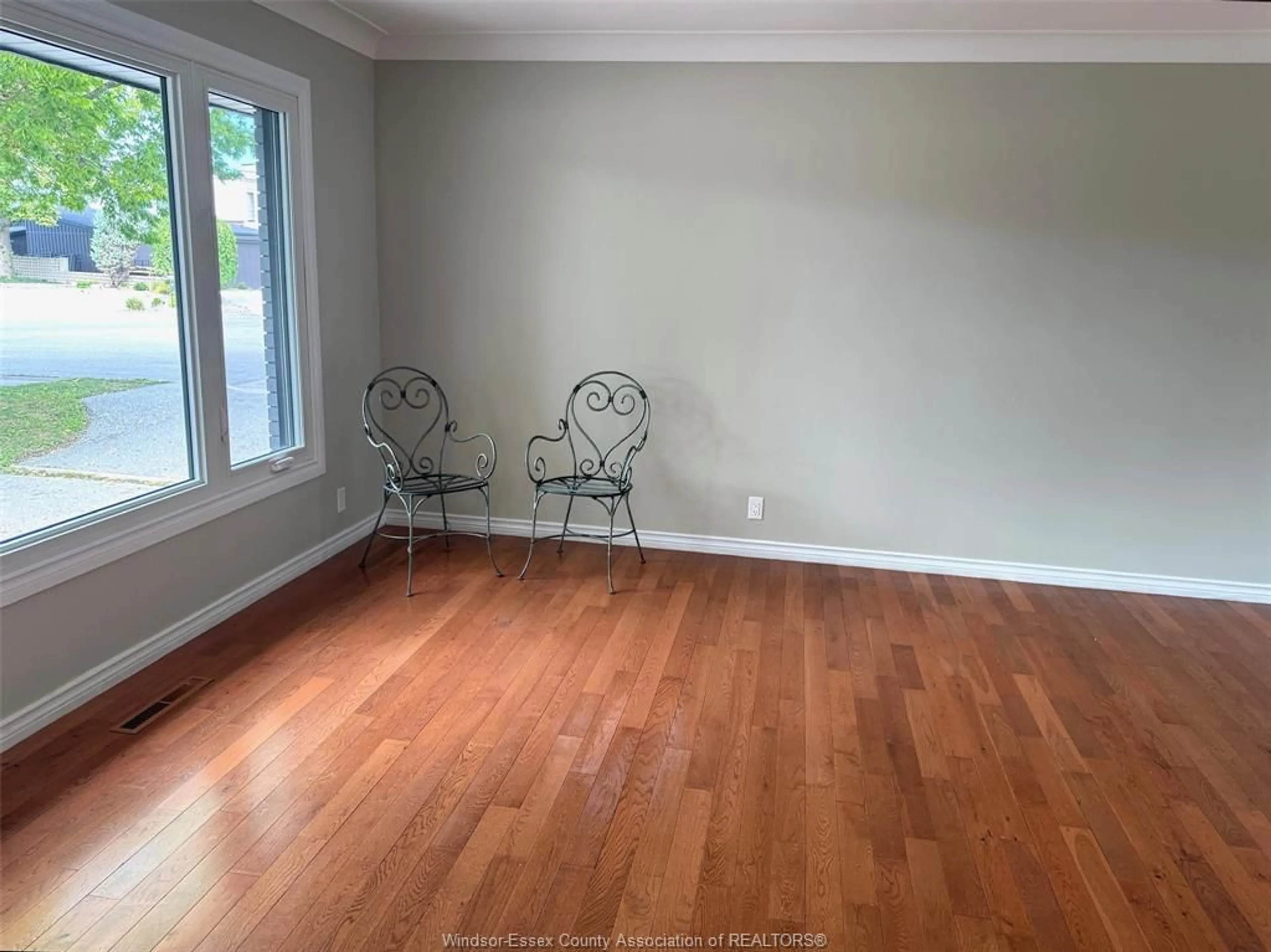 A pic of a room for 8177 RIVERSIDE Dr, Windsor Ontario N8S 1E5