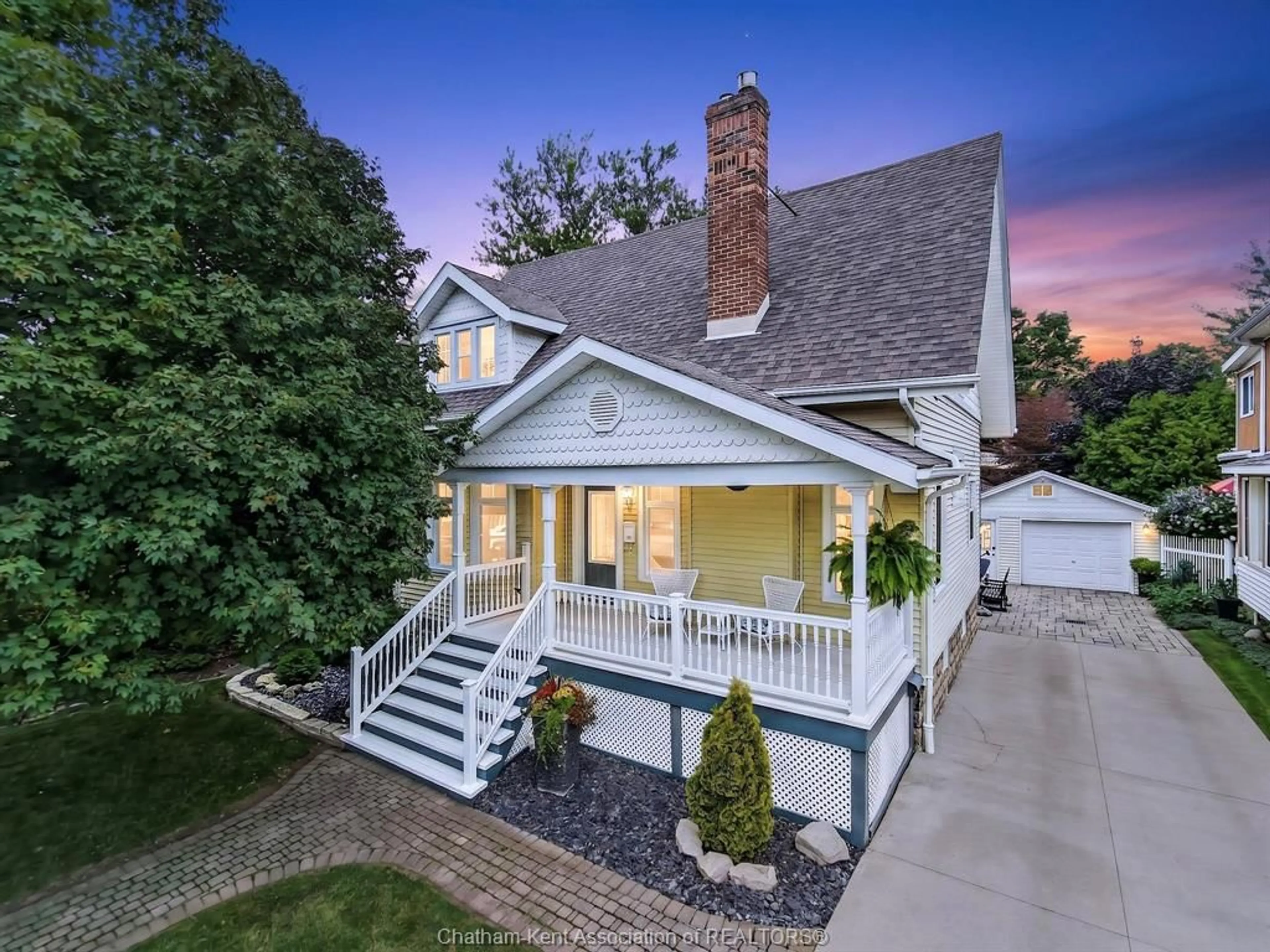 Home with vinyl exterior material, street for 15 Ellwood Ave, Chatham Ontario N7M 3K2