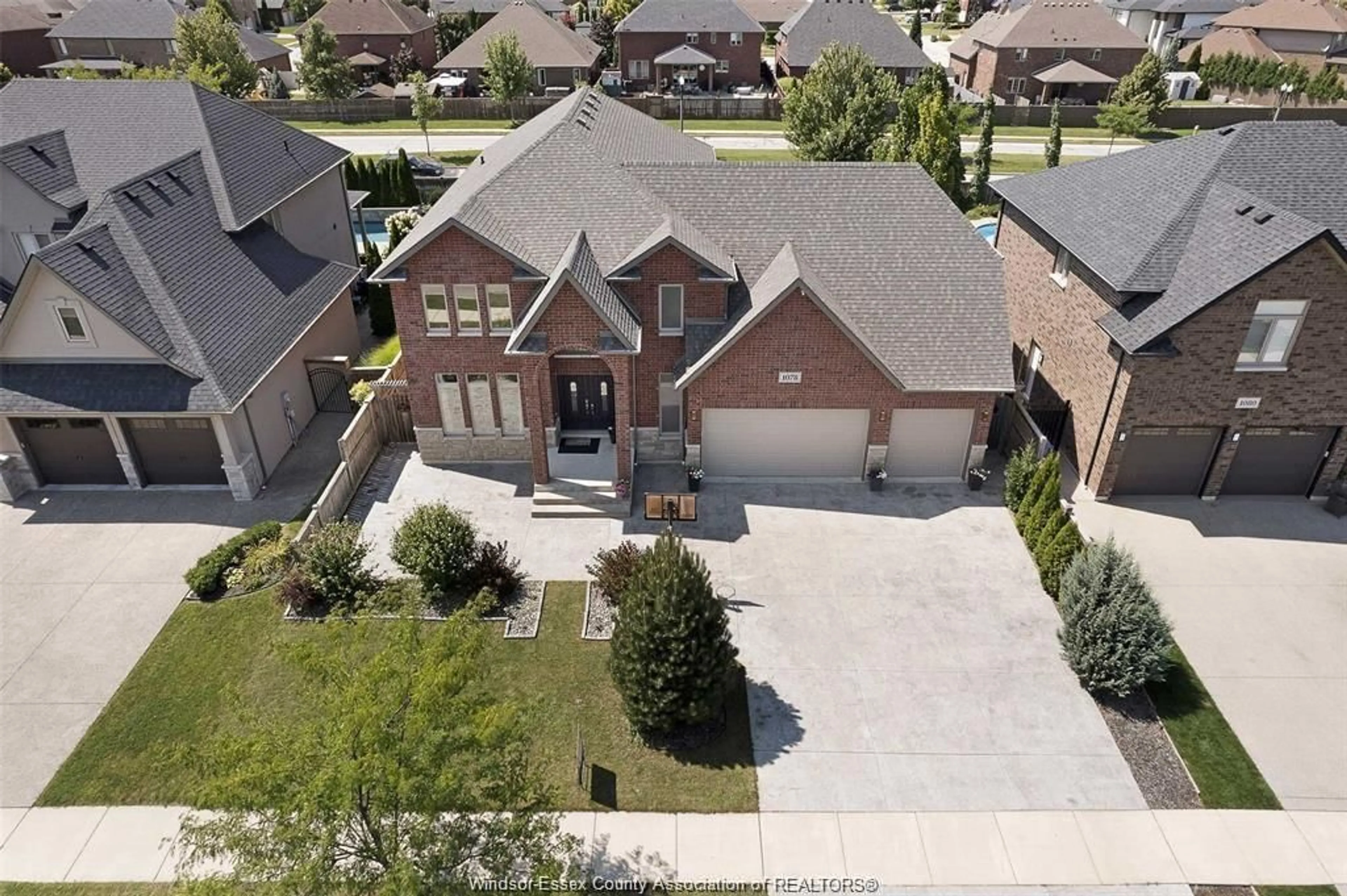 A pic from outside/outdoor area/front of a property/back of a property/a pic from drone, street for 1078 CHARLOTTE, Lakeshore Ontario N8L 0X8