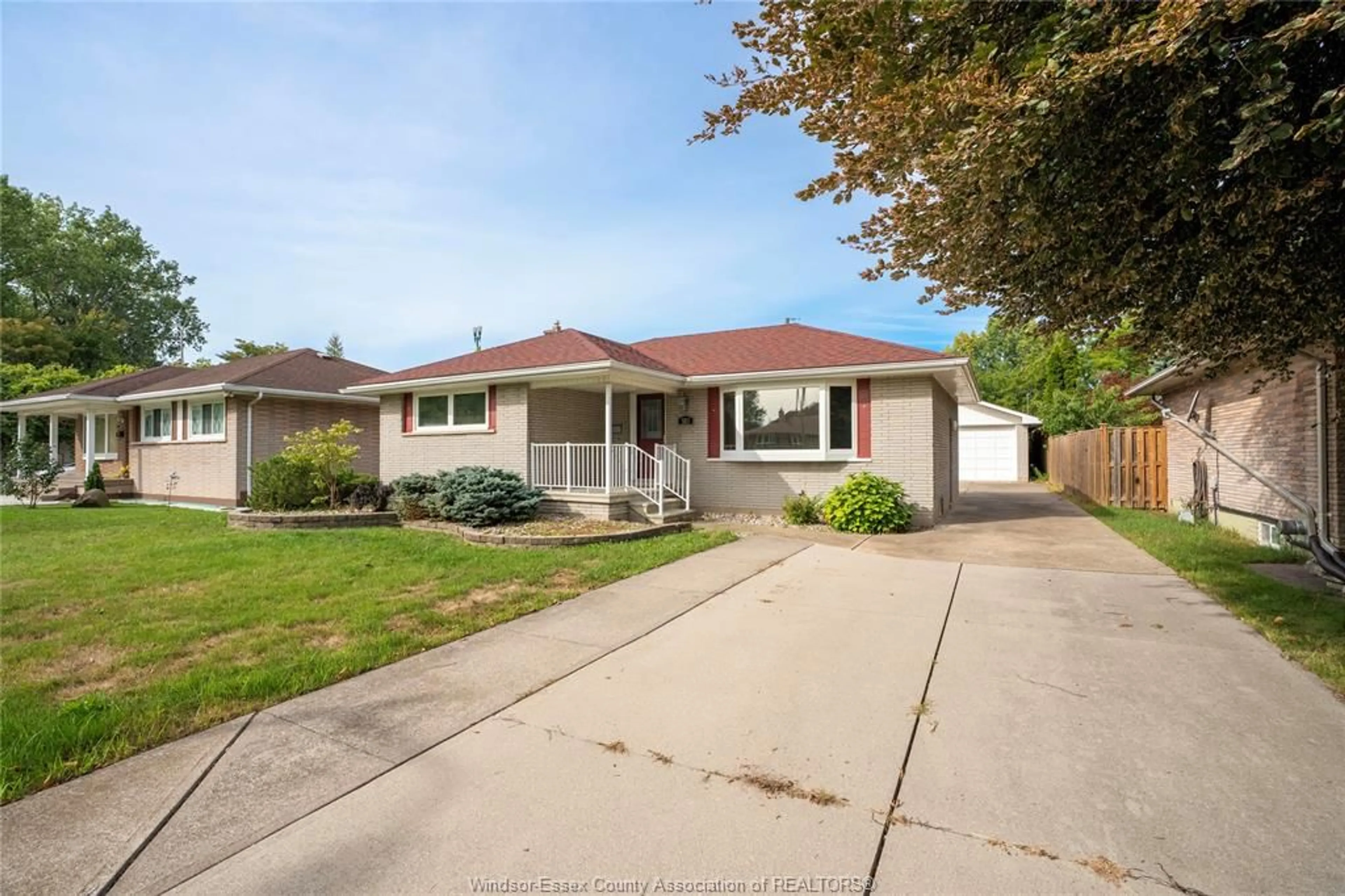 Home with vinyl exterior material, street for 583 BERTHA, Windsor Ontario N8P 1B6