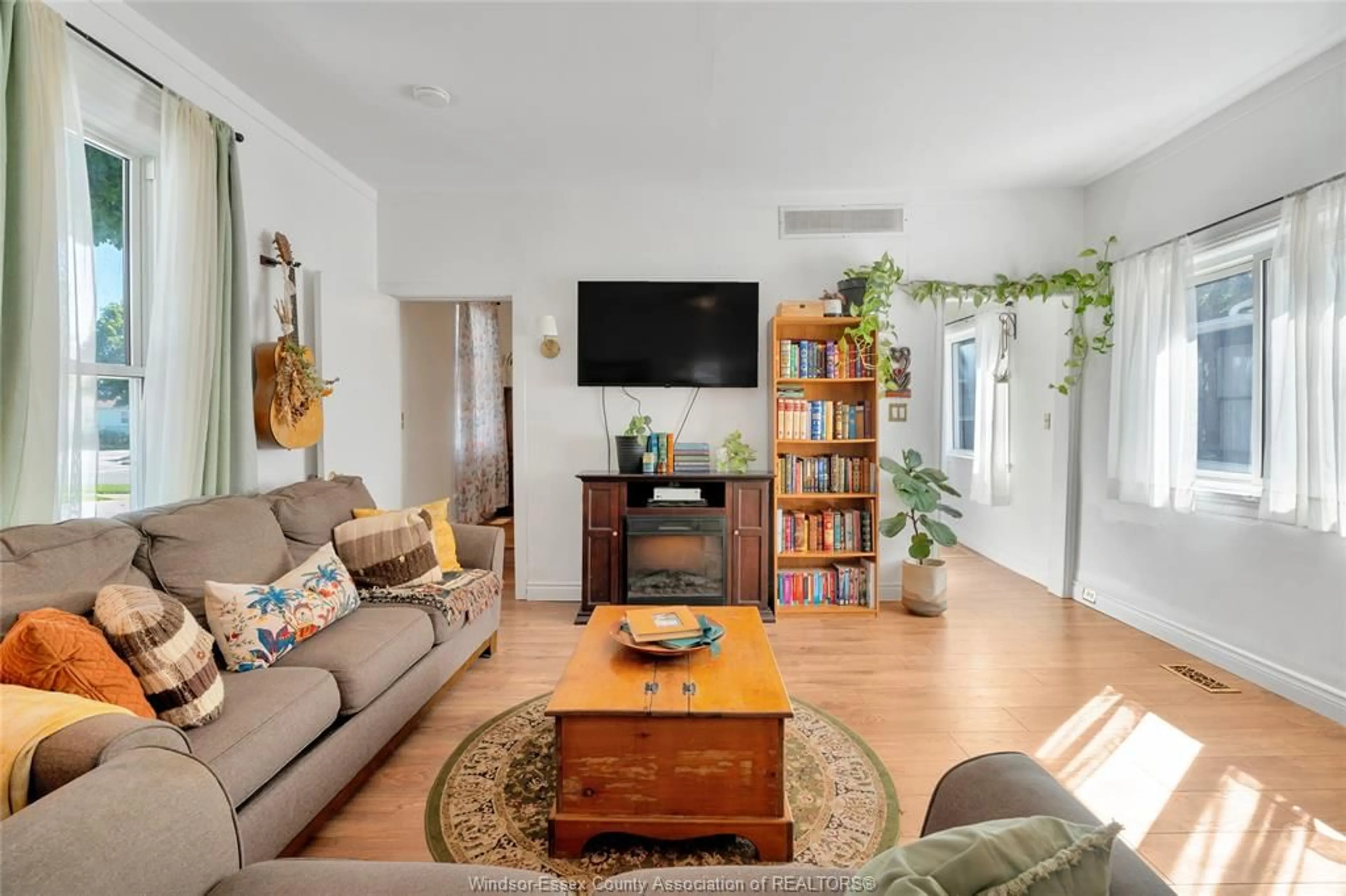 Living room with furniture, unknown for 198 BROCK, Amherstburg Ontario N9V 2G9