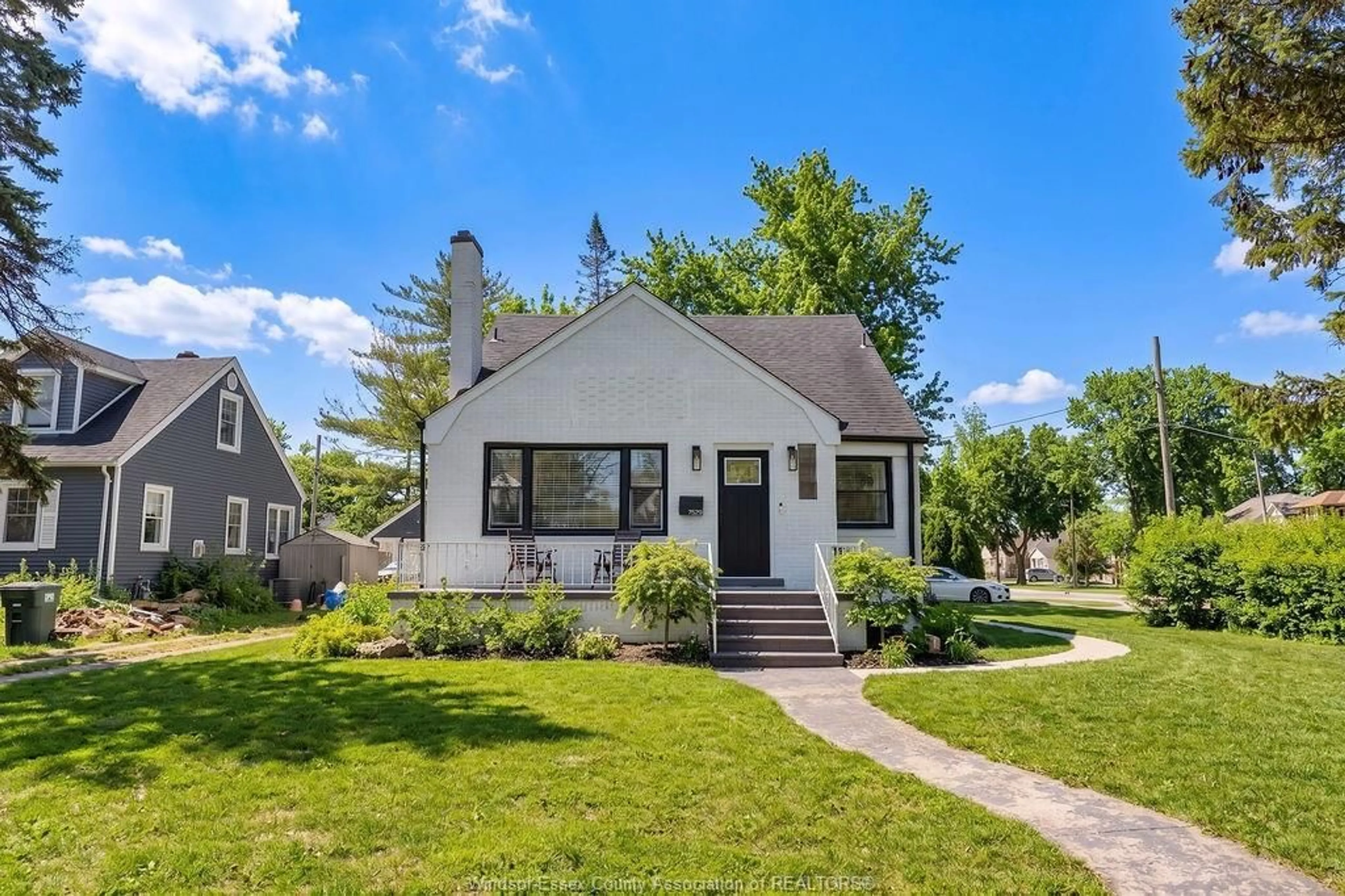 Home with vinyl exterior material, street for 7529 ST ROSE, Windsor Ontario N8S 1Y6