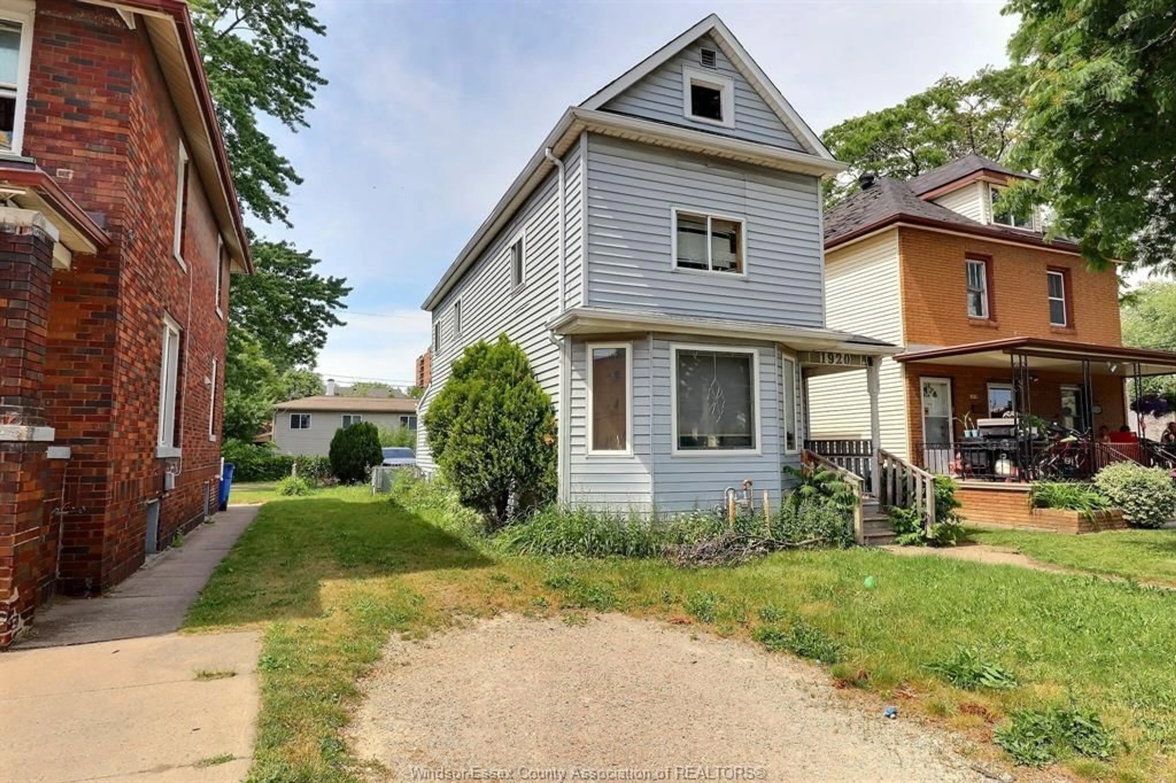 Unknown for 1920 UNIVERSITY Ave, Windsor Ontario N9B 1C8