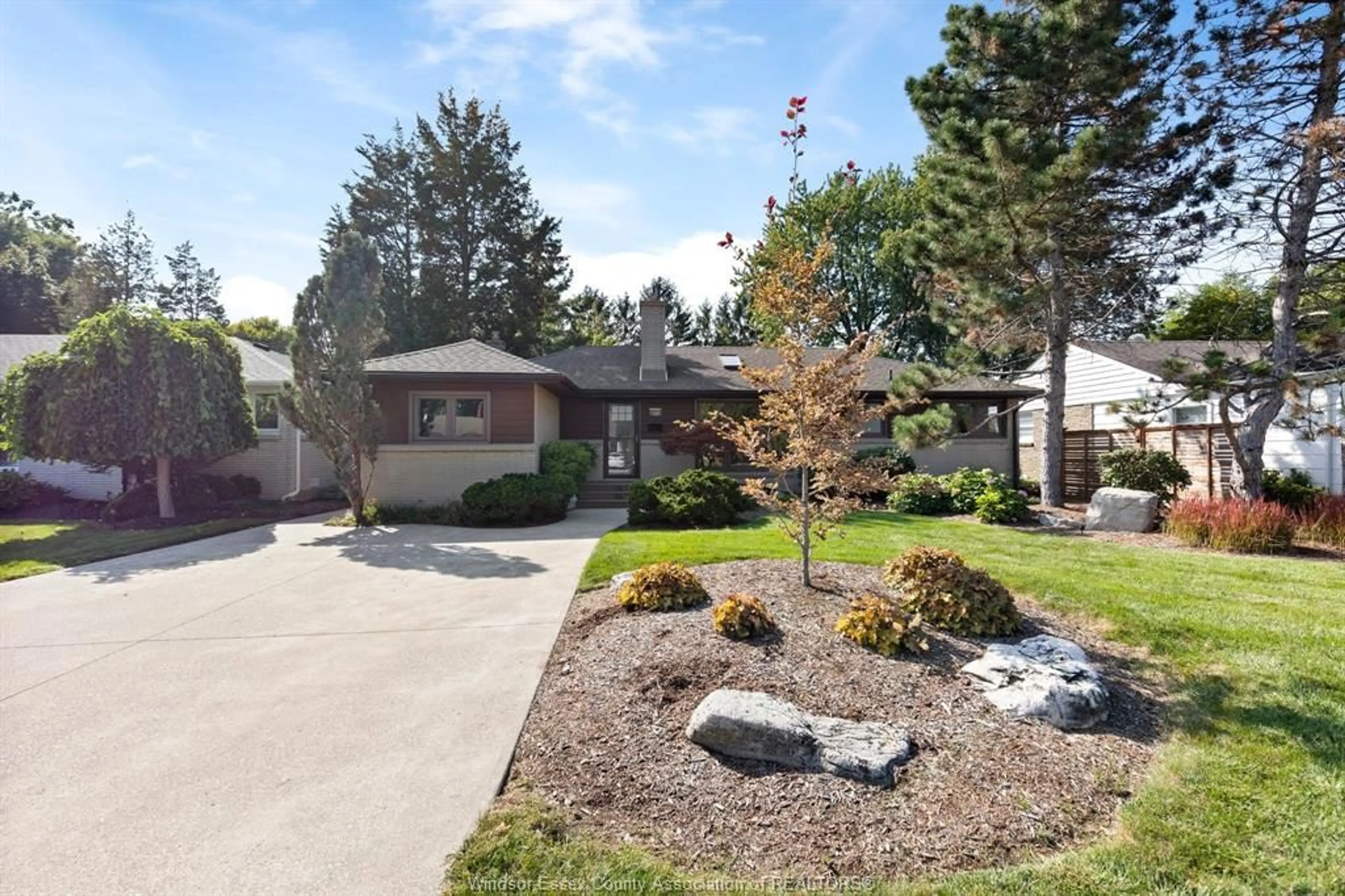 Home with vinyl exterior material, street for 345 GRACE Rd, Tecumseh Ontario N8N 2G6
