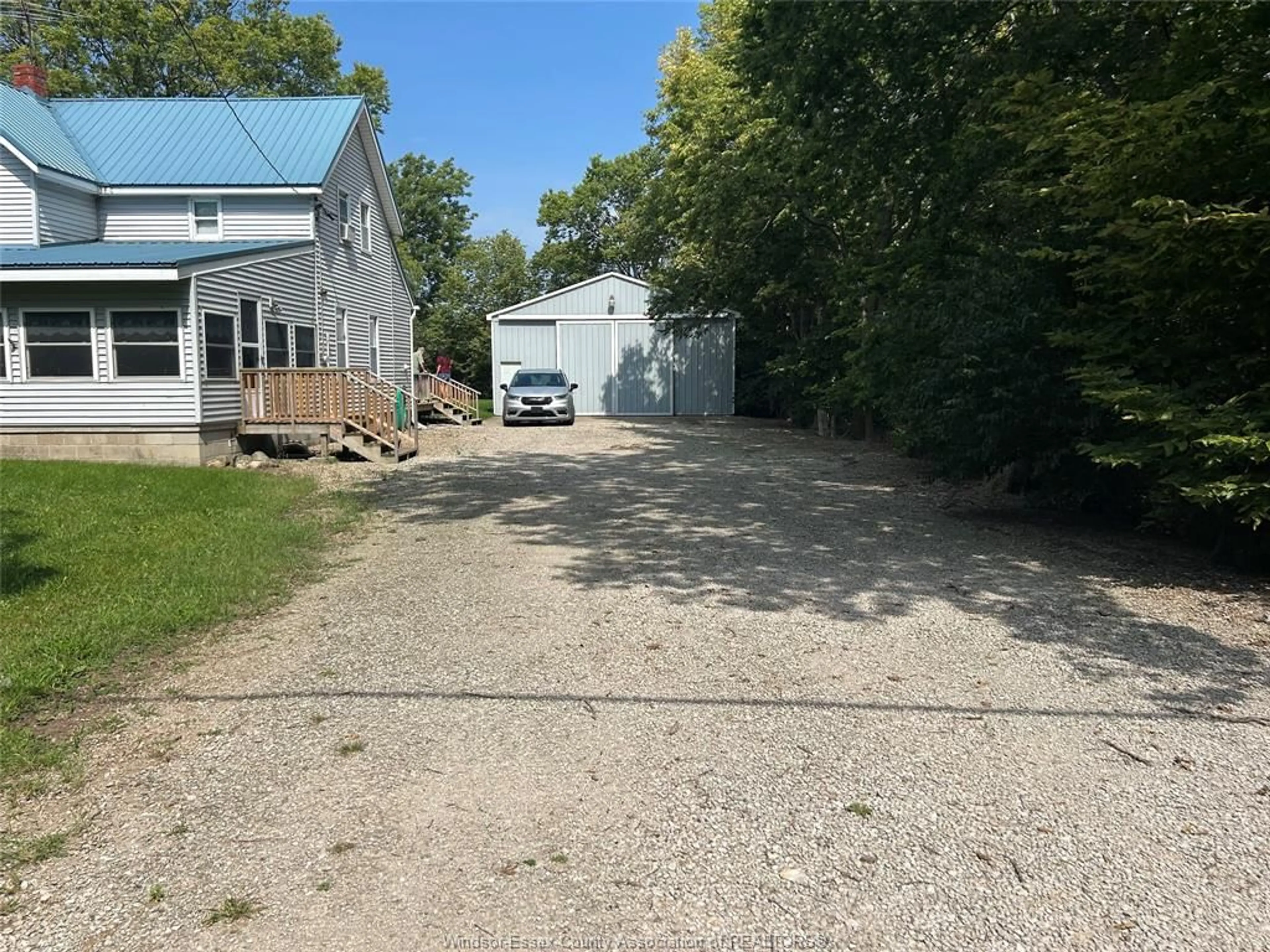 A pic from outside/outdoor area/front of a property/back of a property/a pic from drone, street for 131 HARRIS GARNO, Pelee Island Ontario N0R 1M0