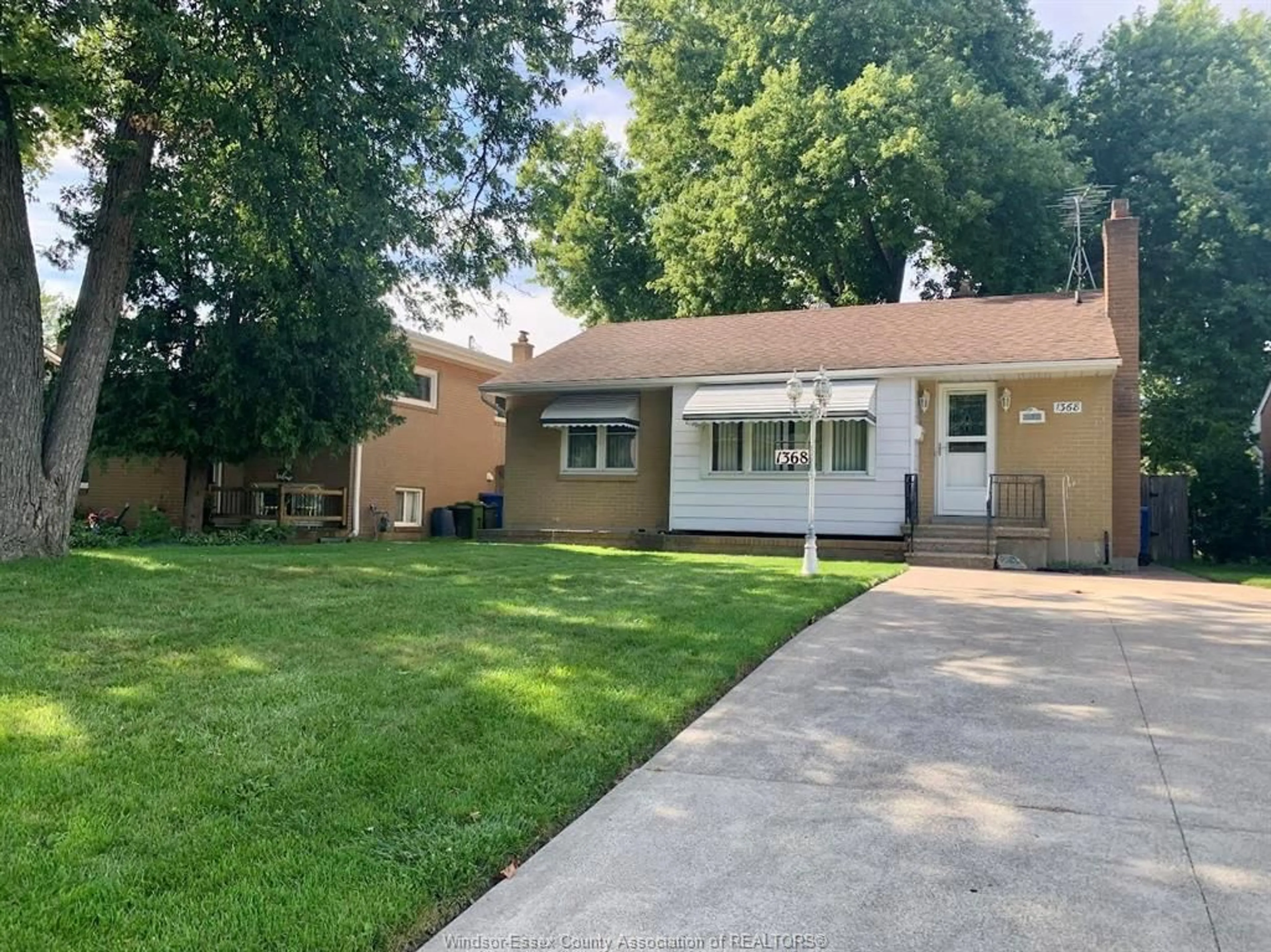 Unknown for 1368 MARLBOUROUGH Blvd, Windsor Ontario N9C 1Y7