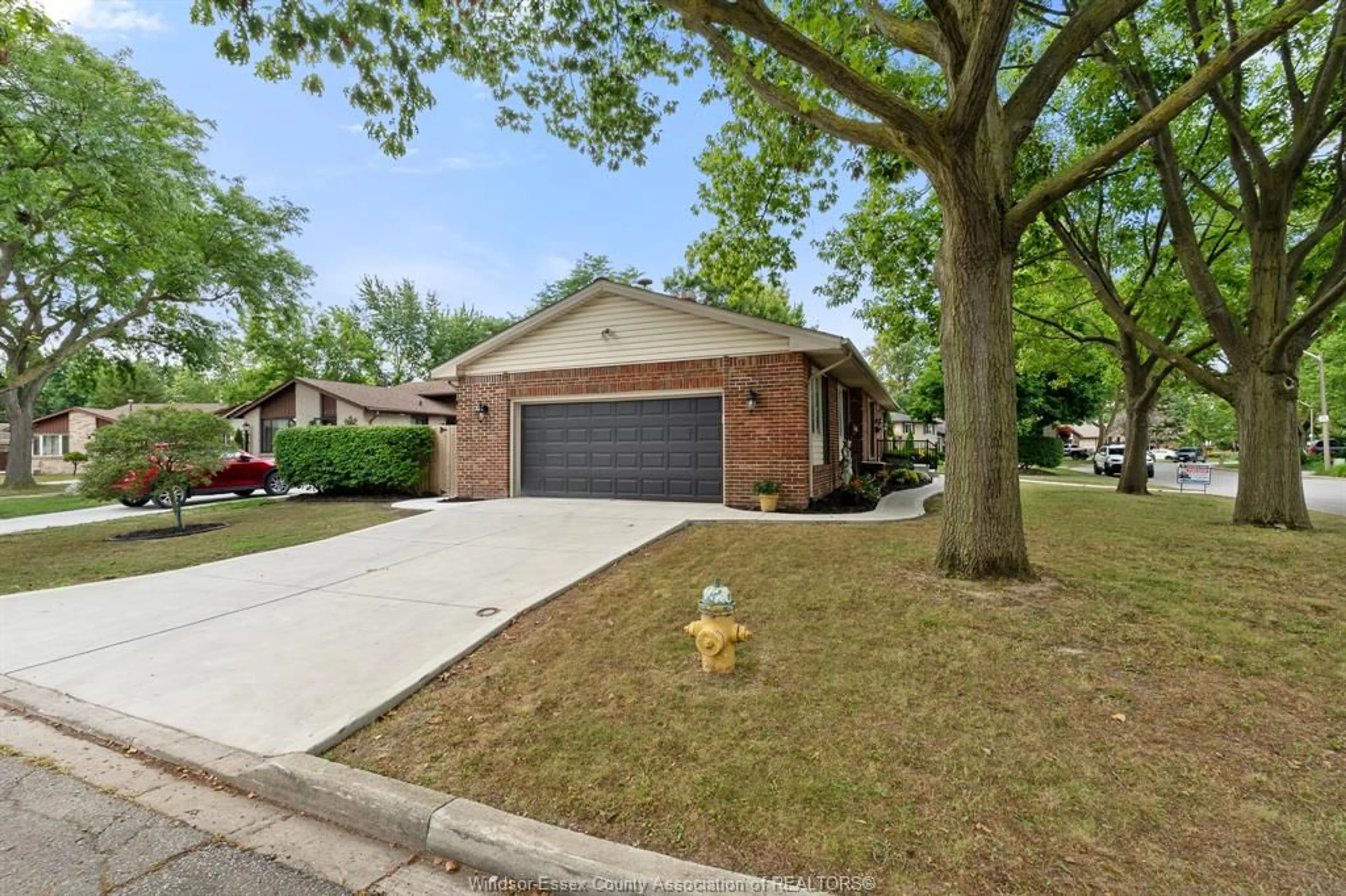 Home with brick exterior material, street for 3210 Halpin Rd, Windsor Ontario N8R 2B2