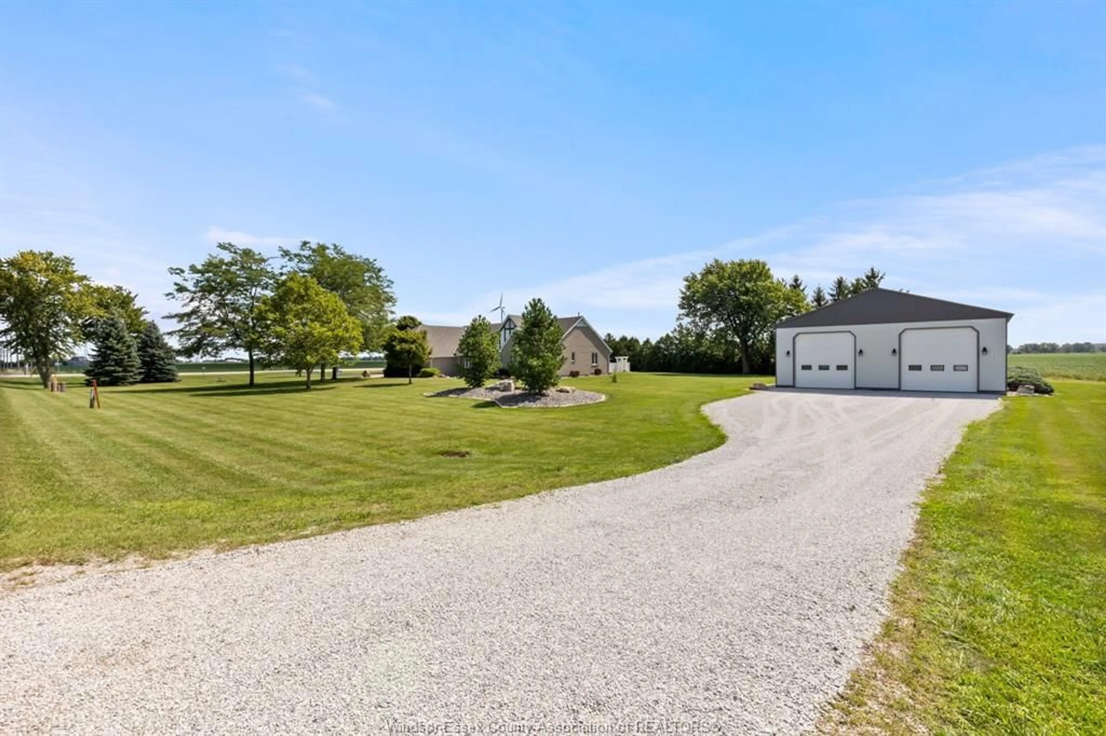 A pic from outside/outdoor area/front of a property/back of a property/a pic from drone, unknown for 23360 KING & WHITTLE Rd, Tilbury Ontario N0P 2L0