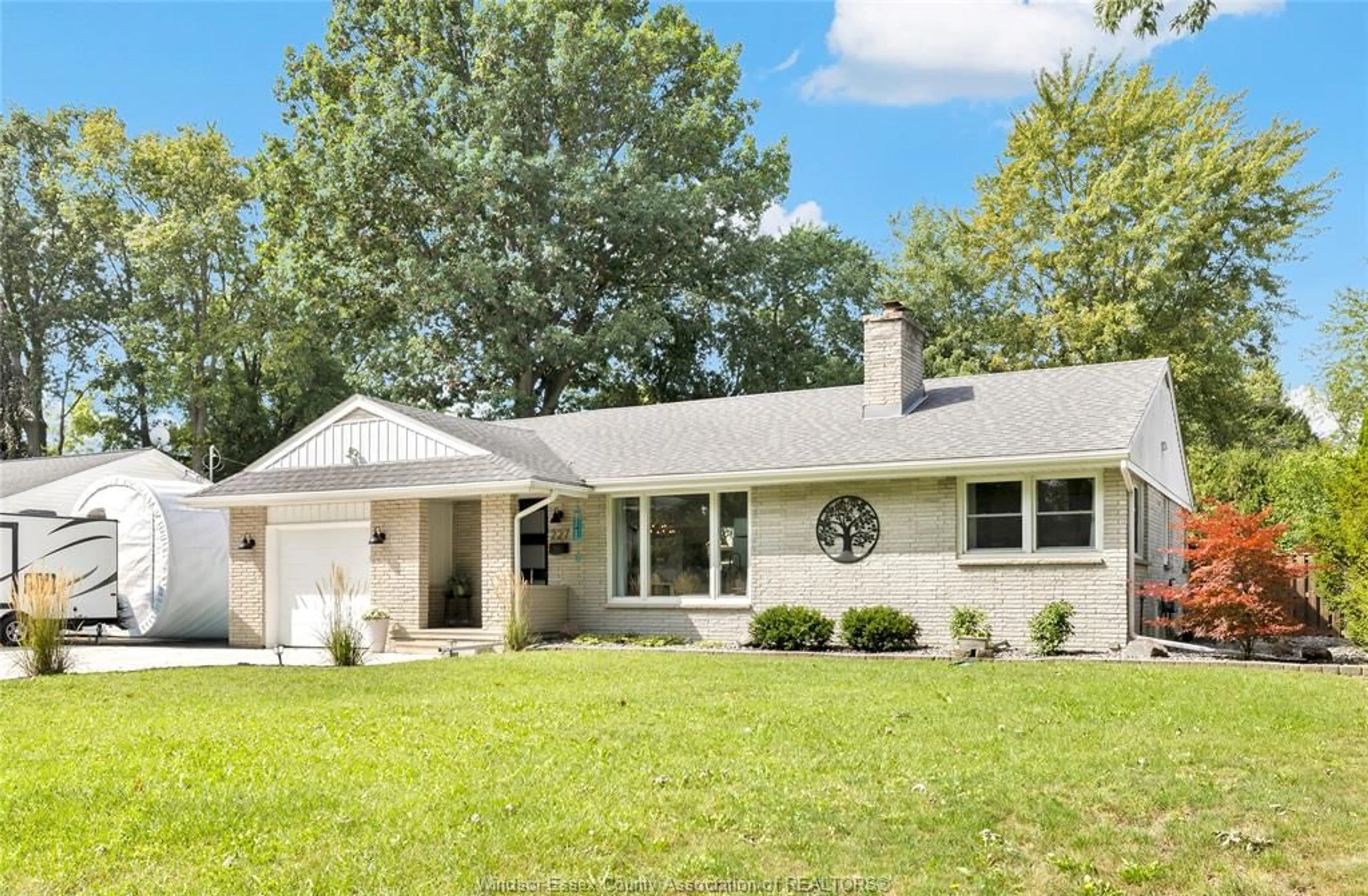 Home with vinyl exterior material, street for 227 ST. MARKS, Tecumseh Ontario N8N 2H6