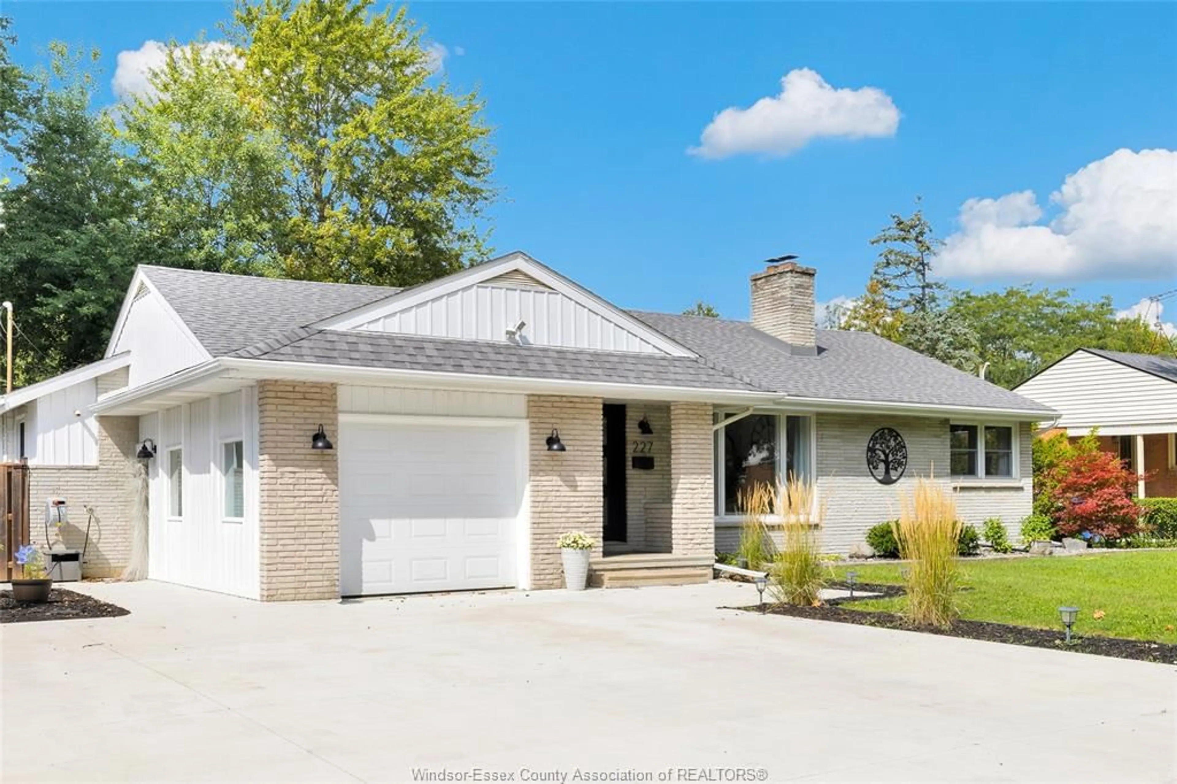 Home with vinyl exterior material, street for 227 ST. MARKS, Tecumseh Ontario N8N 2H6
