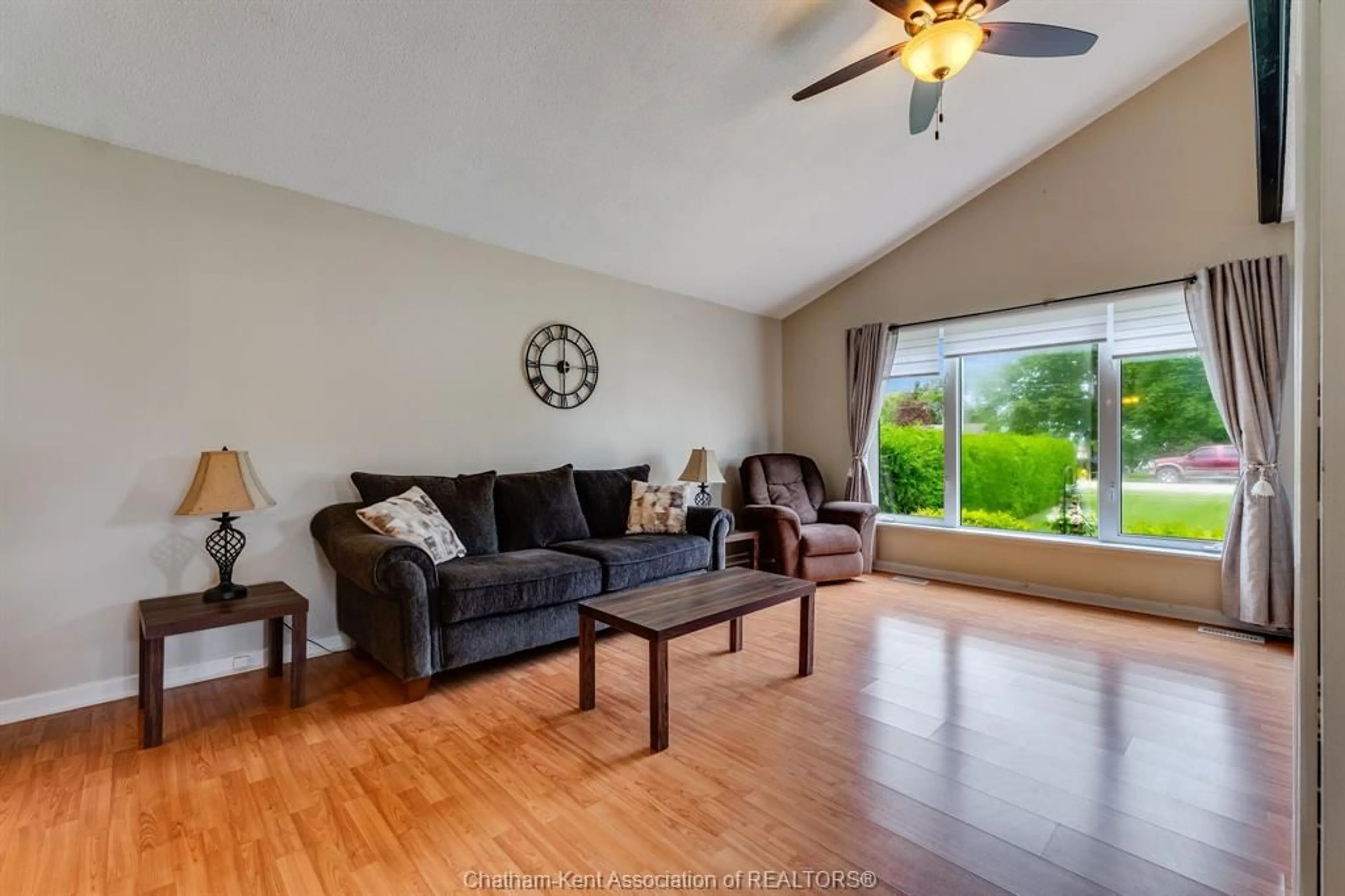 Living room with furniture, unknown for 109 Erie St, Merlin Ontario N0P 1W0