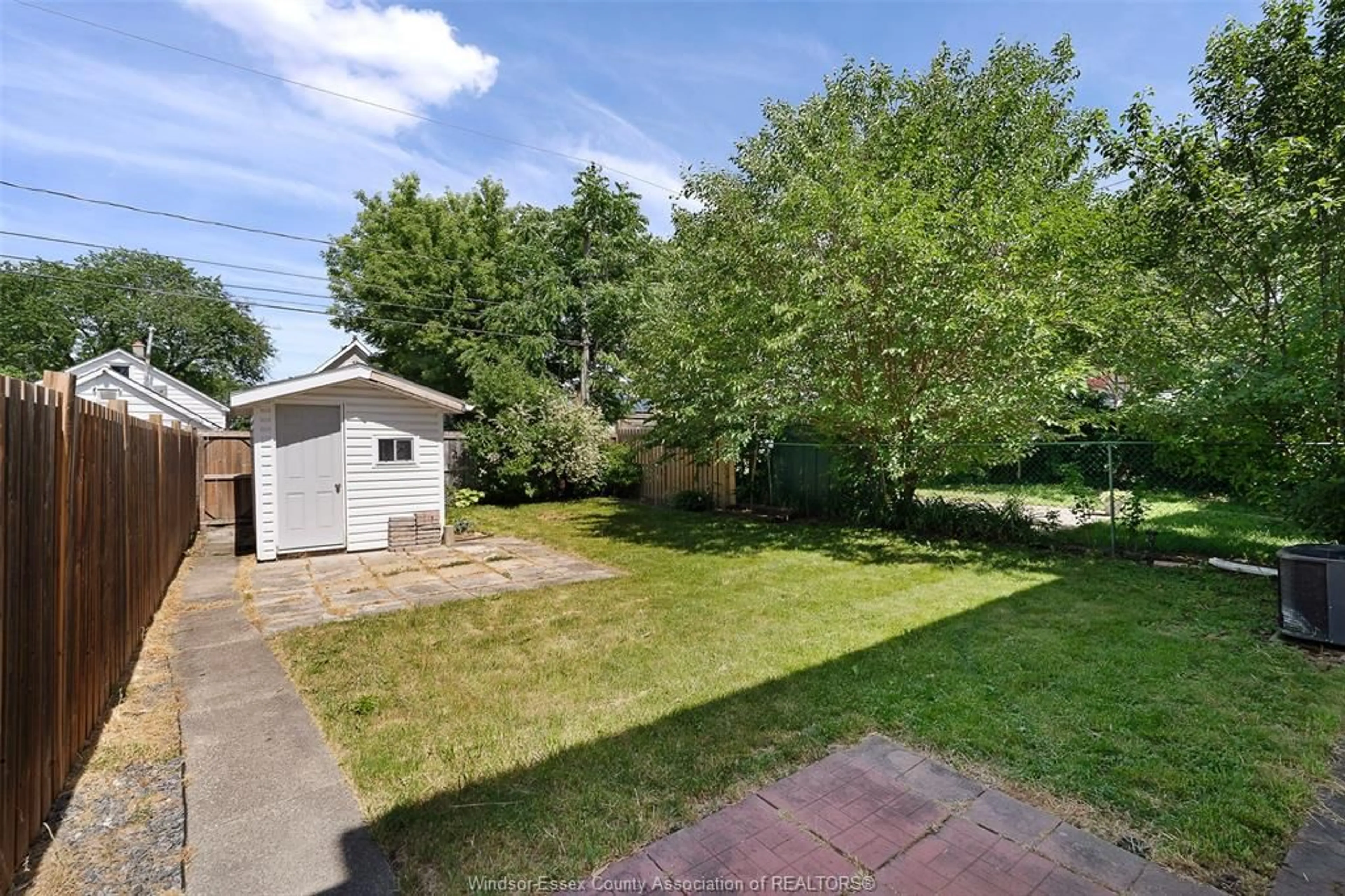 A pic from outside/outdoor area/front of a property/back of a property/a pic from drone, street for 1620 DROUILLARD, Windsor Ontario N8Y 2S3