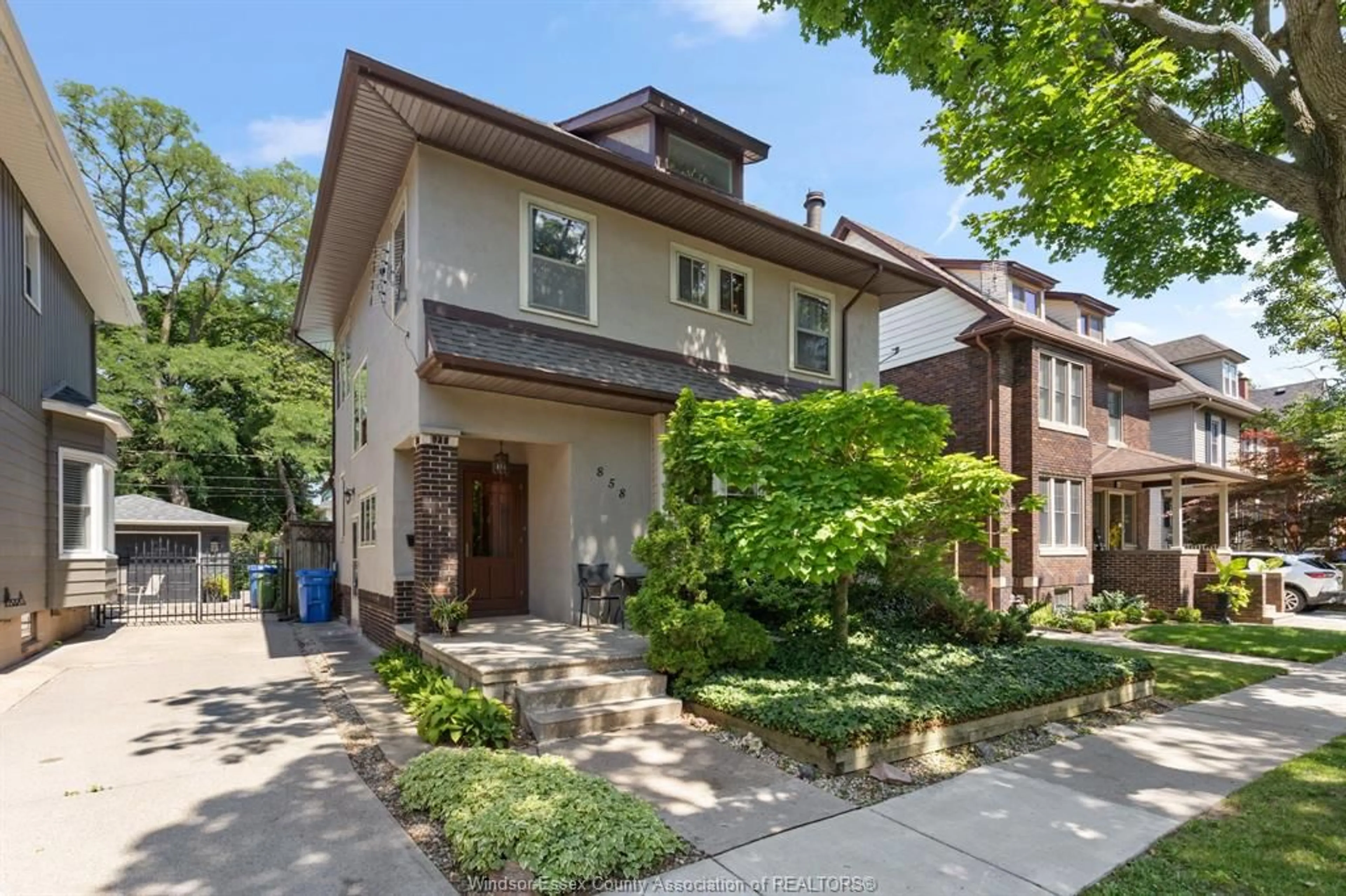 Home with brick exterior material, street for 858 CHILVER, Windsor Ontario N8Y 2K4