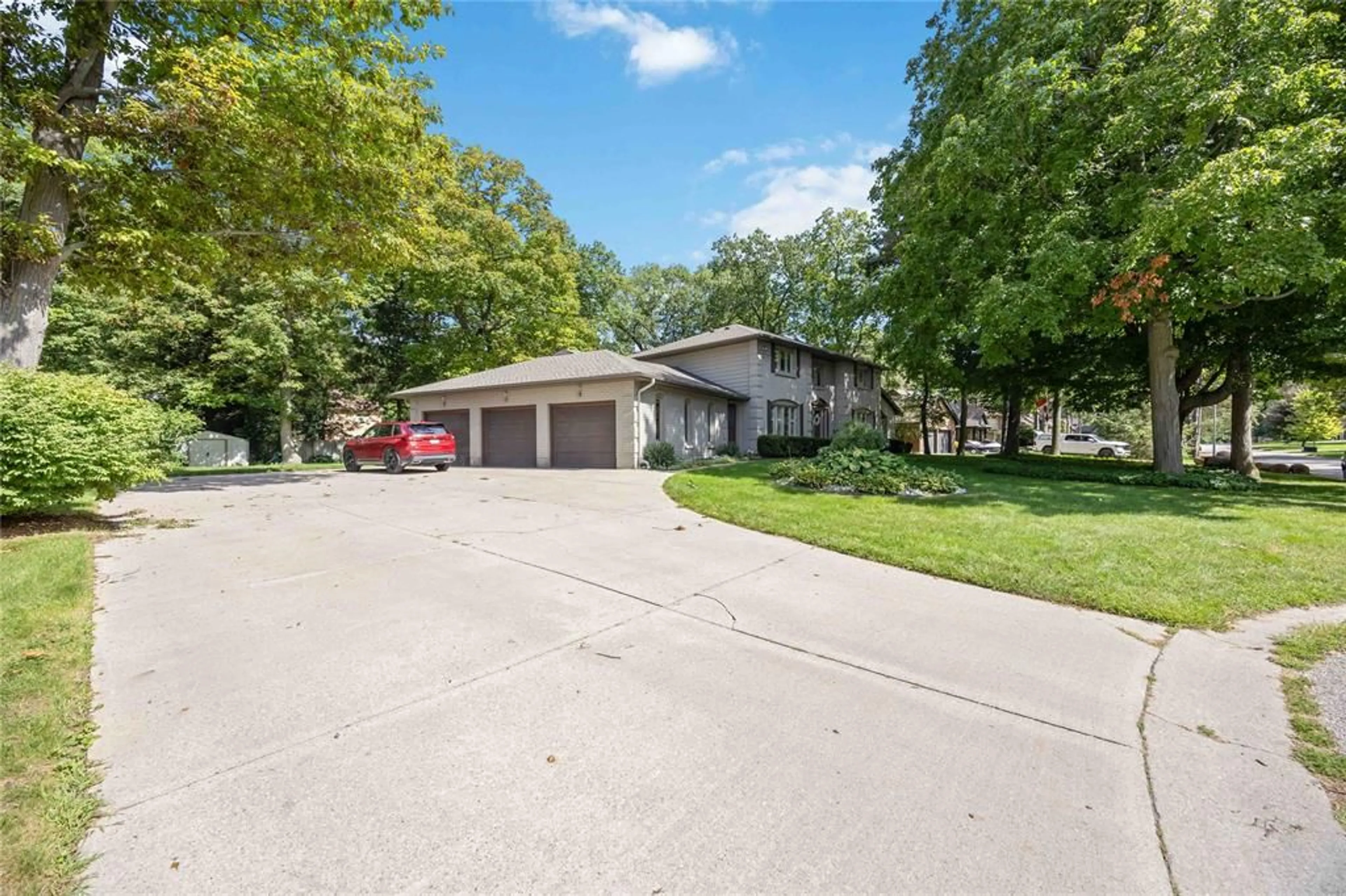 Unknown for 1876 CLARENCE St, Sarnia Ontario N7X 1C8