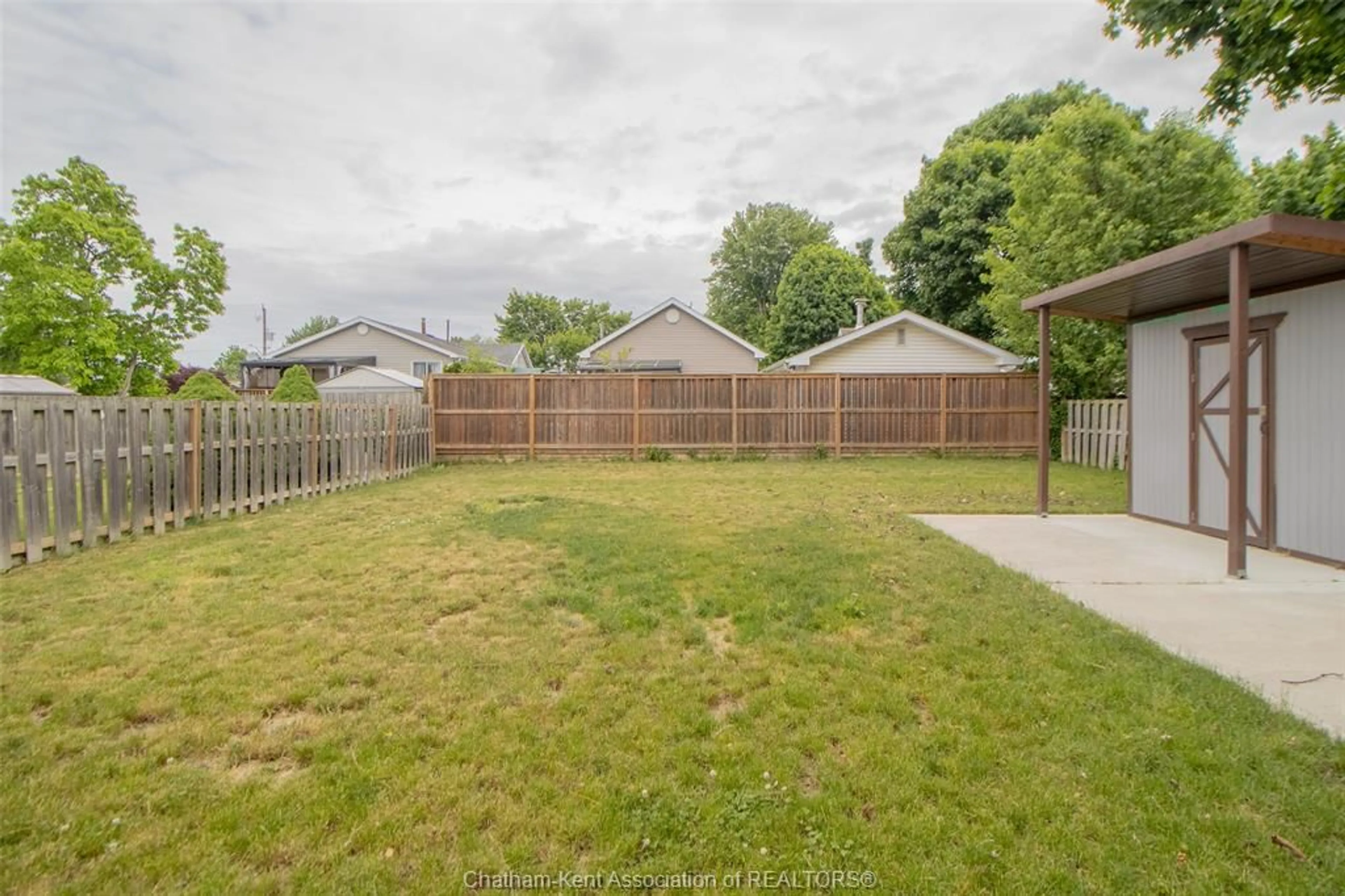 Patio, street for 35 BERRY St, Chatham Ontario N7M 3B2