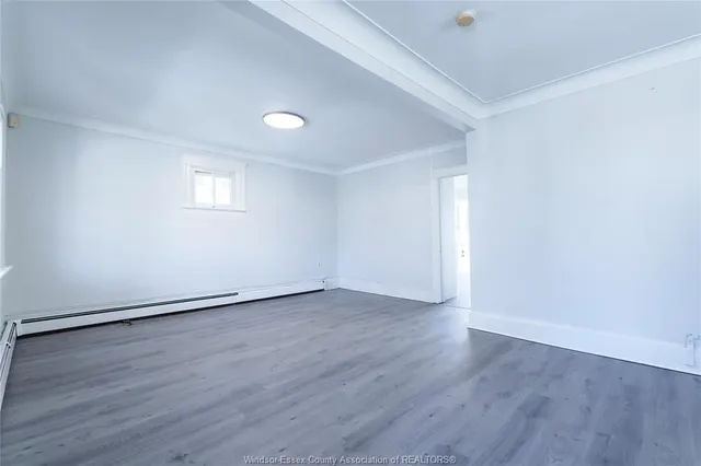 950 ELSMERE, Windsor 5