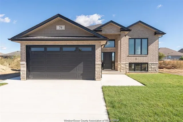 51 FENCELINE Dr, Chatham 2
