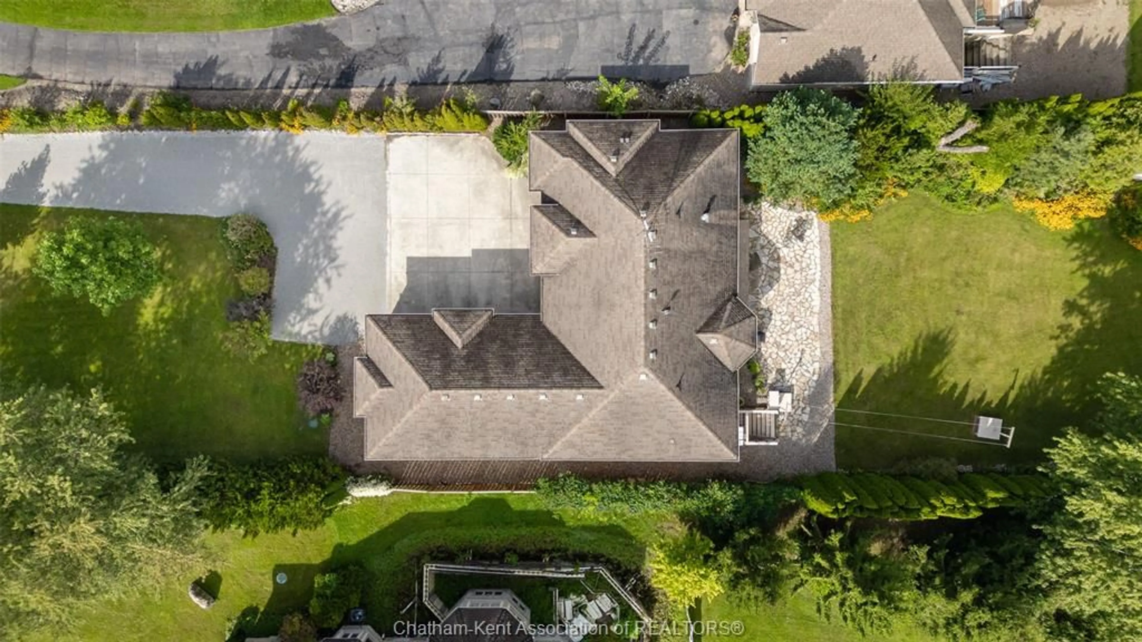 A pic from outside/outdoor area/front of a property/back of a property/a pic from drone, street for 2958 County Rd 20 ..., Harrow Ontario N0R 1G0