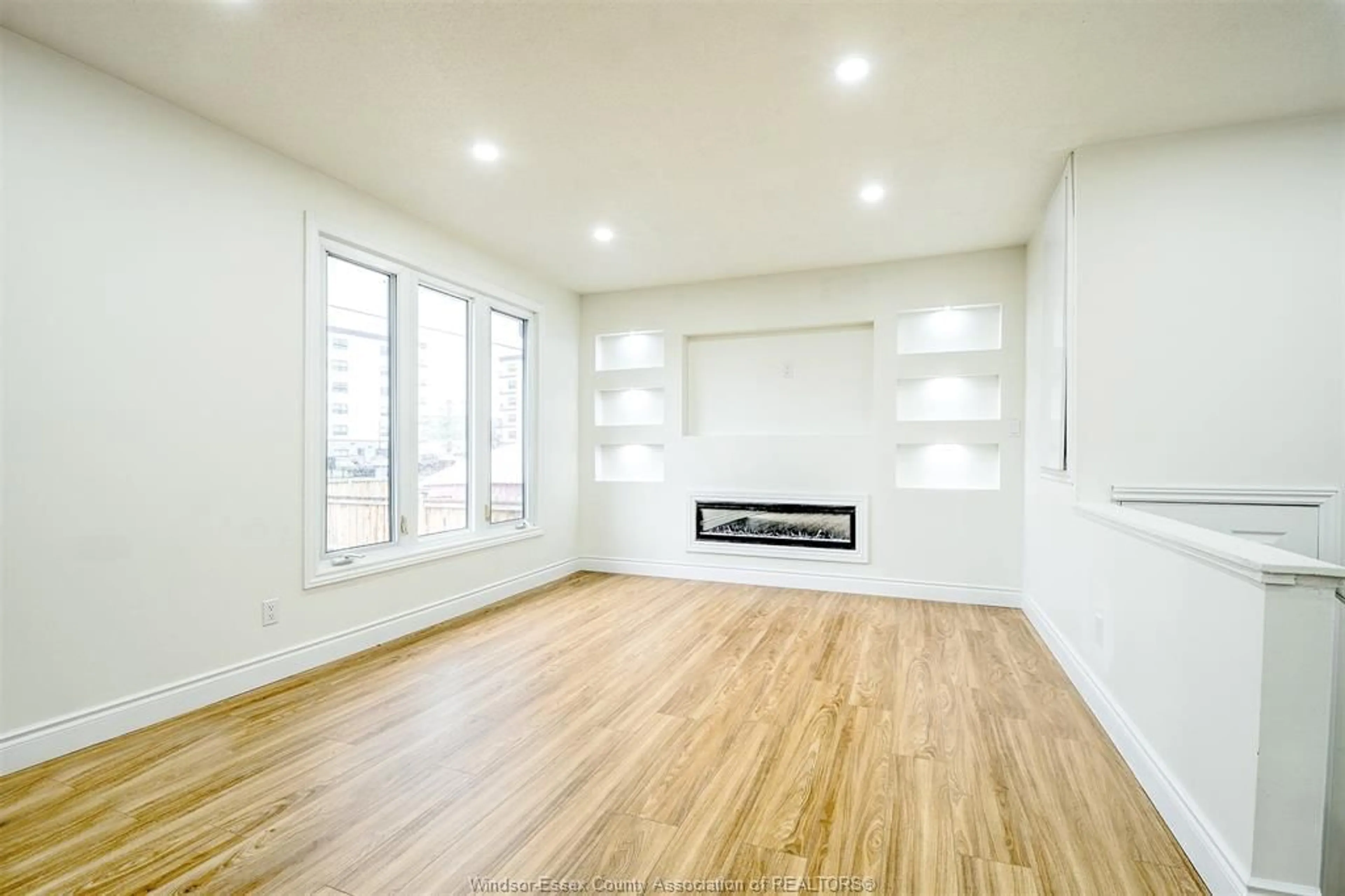 A pic of a room for 1411 BAYSWATER Cres, Windsor Ontario N8S 4K4