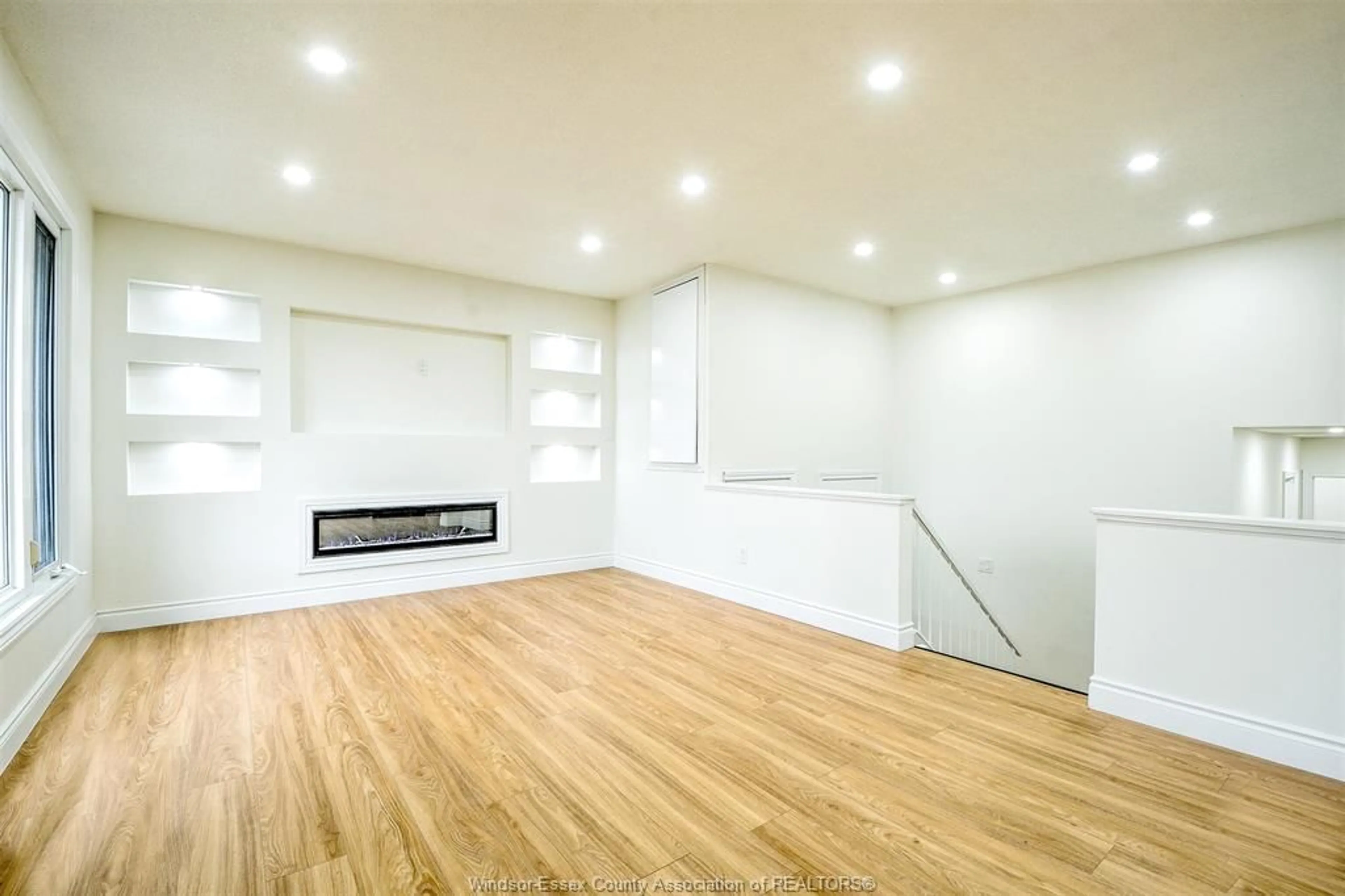 A pic of a room for 1411 BAYSWATER Cres, Windsor Ontario N8S 4K4