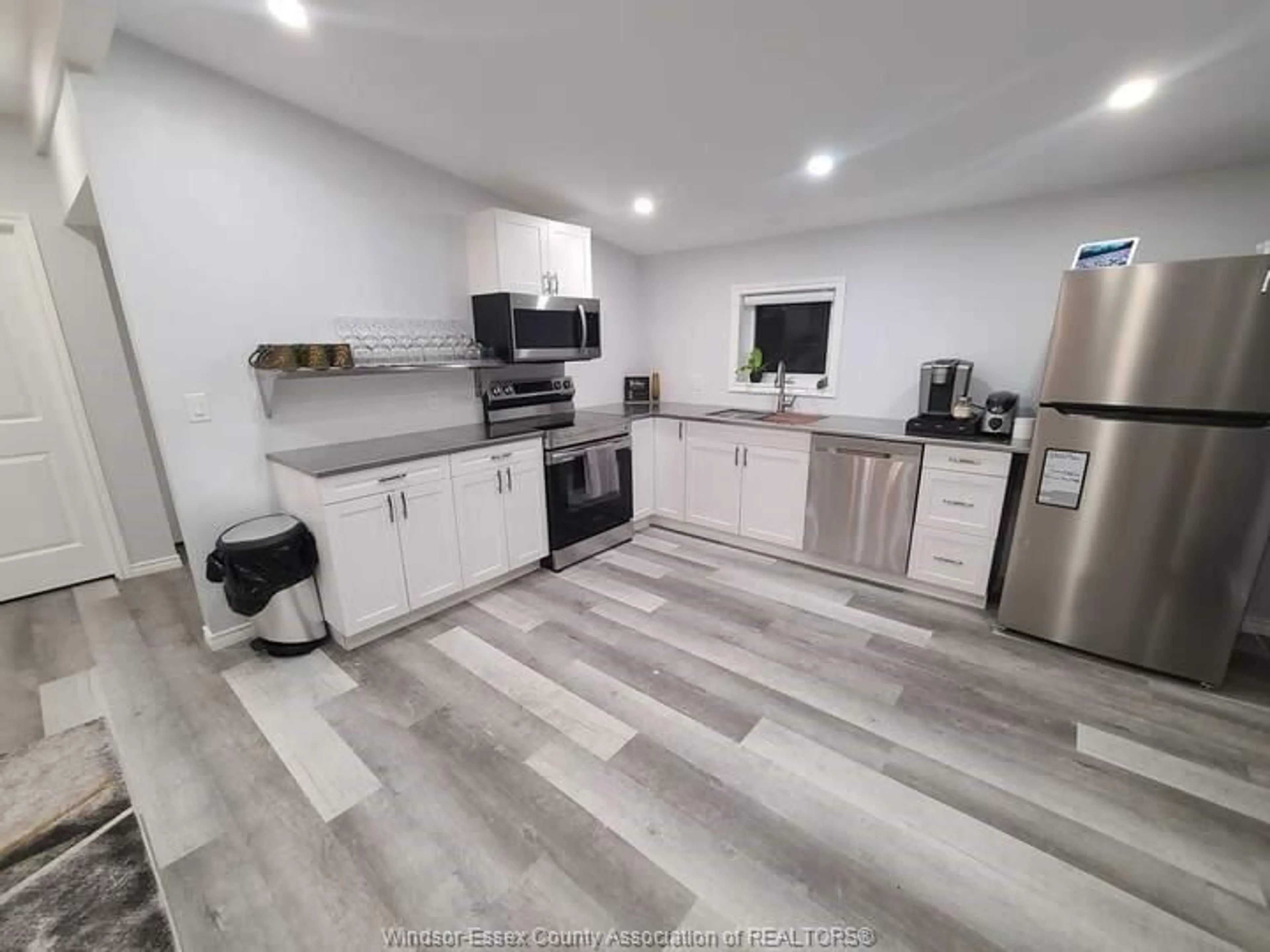 Open concept kitchen, unknown for 25 DRAPER, Colchester Ontario N0R 1G0