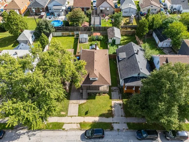 1052 Felix Ave, Windsor 3
