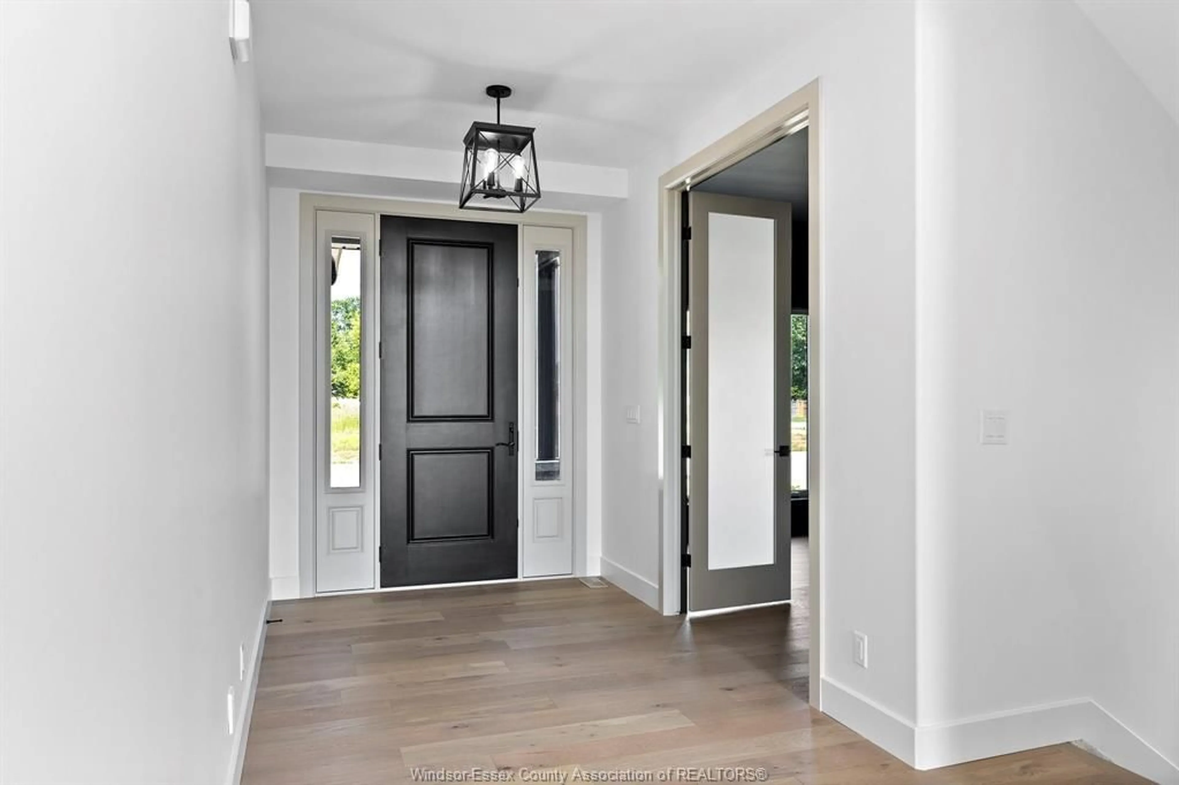 Indoor entryway for 1220 CAMPANA Cres, Lakeshore Ontario N8L 0K4