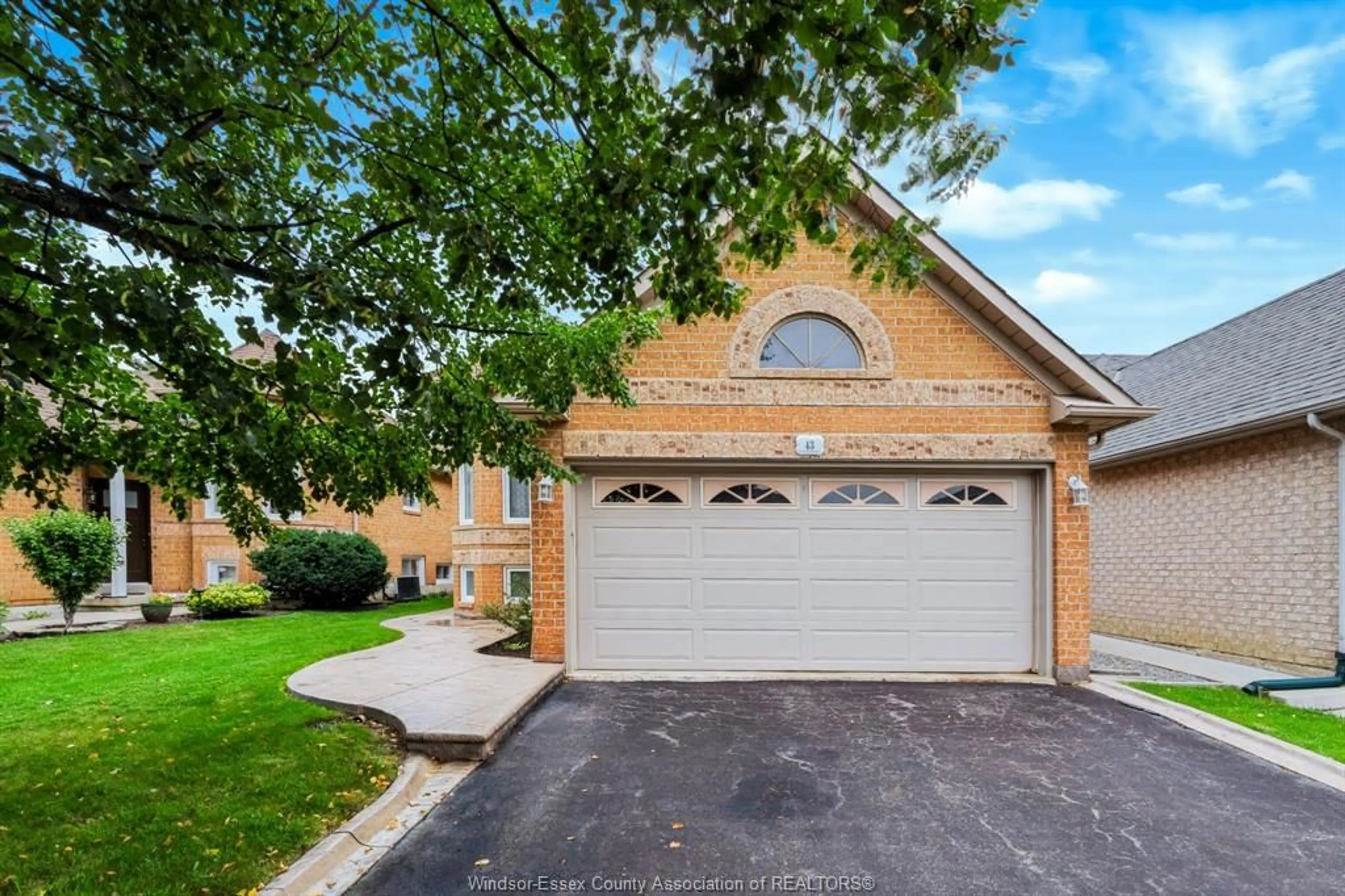 Home with brick exterior material, street for 43 SPRINGVIEW Dr, Brampton Ontario L6X 4M3