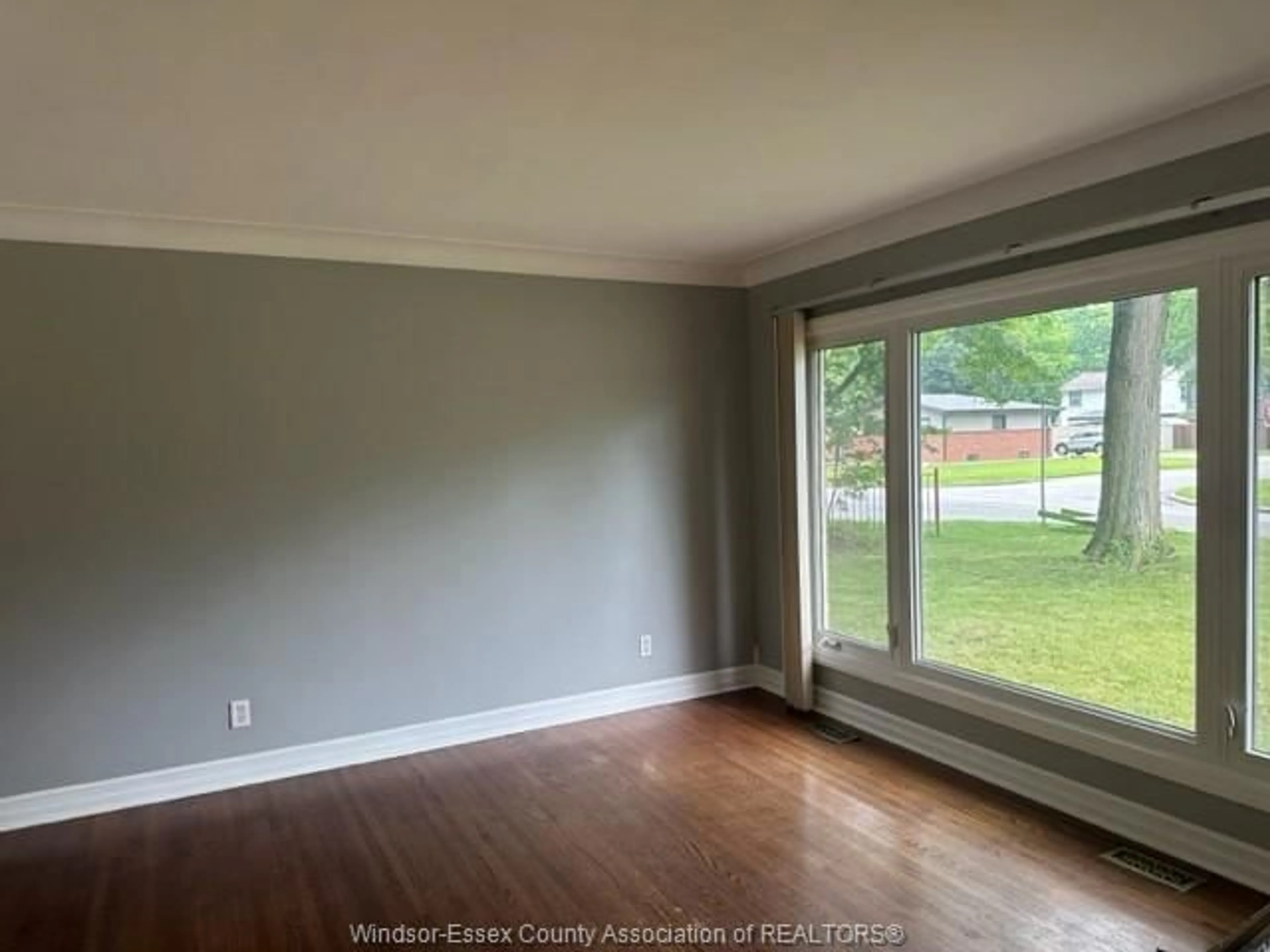 A pic of a room for 3505 ASKIN, Windsor Ontario N9E 3K1