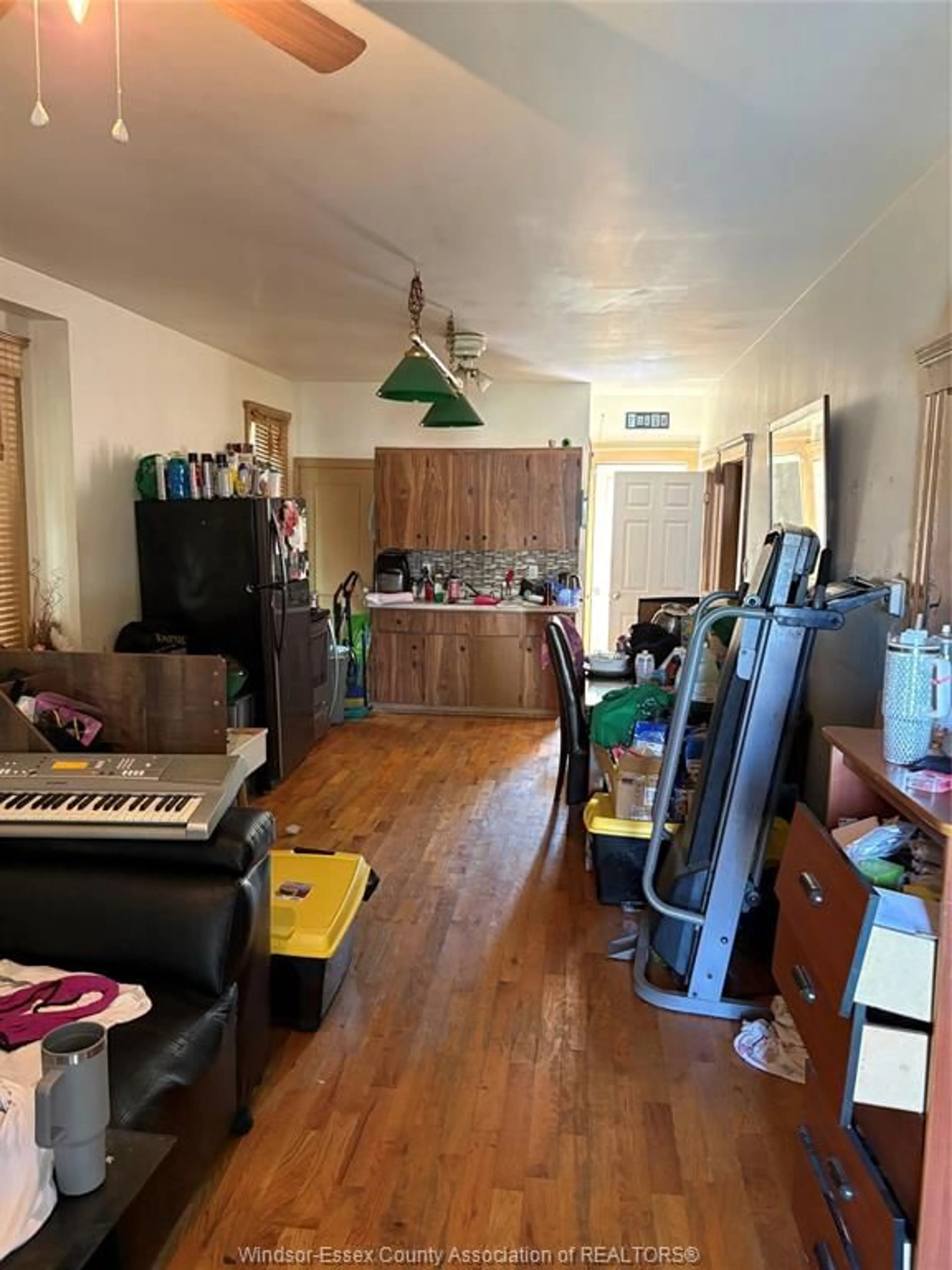 A pic of a room for 559 GROVE, Windsor Ontario N9A 6G5