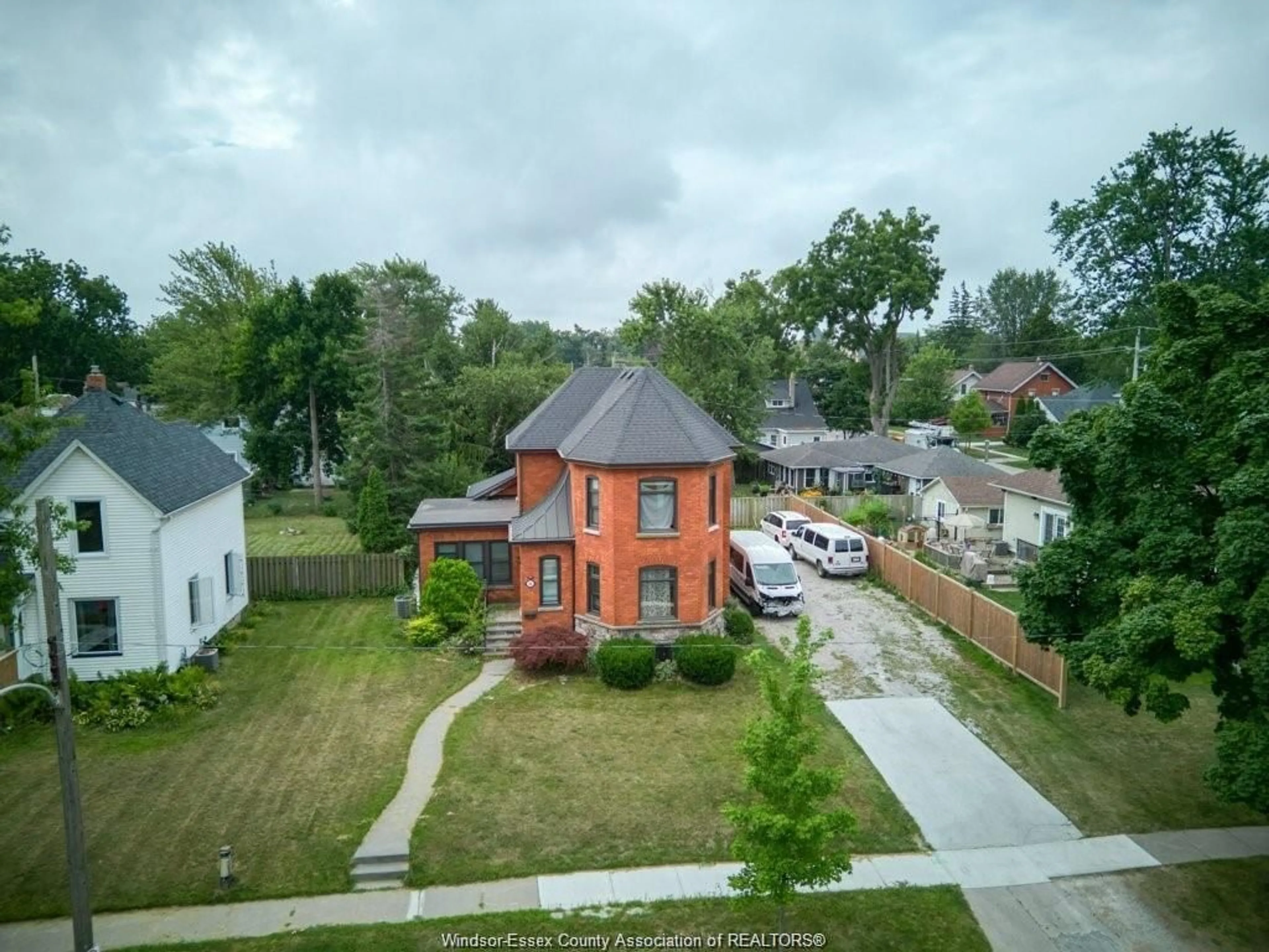 A pic from outside/outdoor area/front of a property/back of a property/a pic from drone, street for 48 CLARK St, Leamington Ontario N8H 1E7
