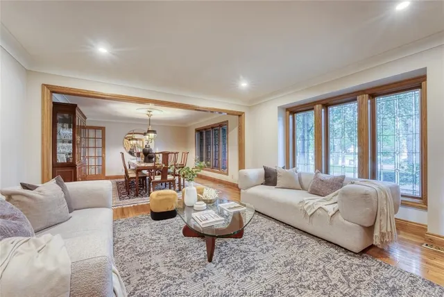512 Bedford Crt, Windsor 5