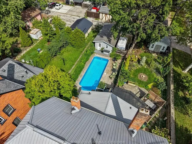786 Monmouth, Windsor 4