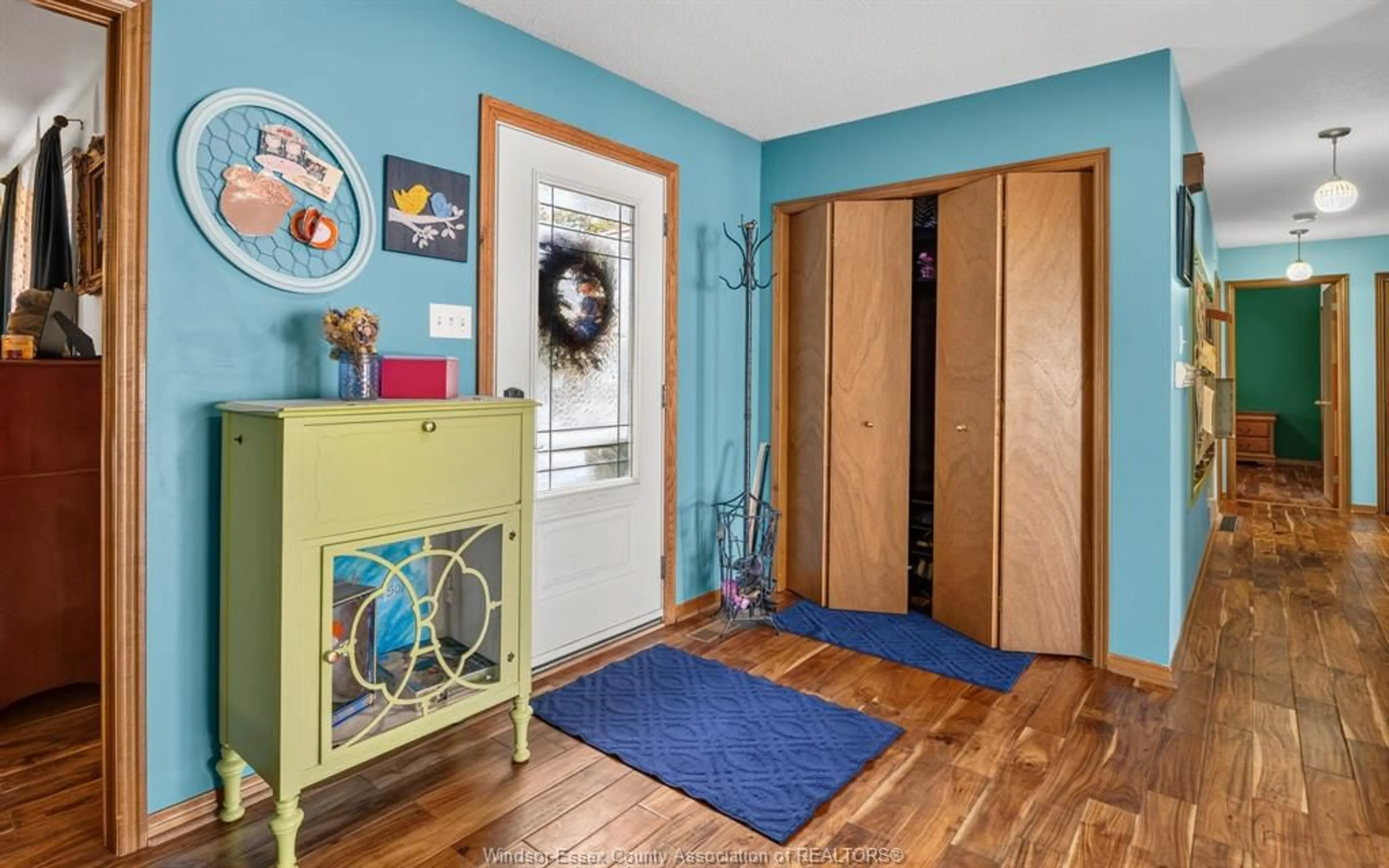 Indoor entryway for 1748 Hebert St, Tecumseh Ontario N8N 4G2