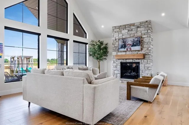 3 SUNNINGDALE Dr, Leamington 3
