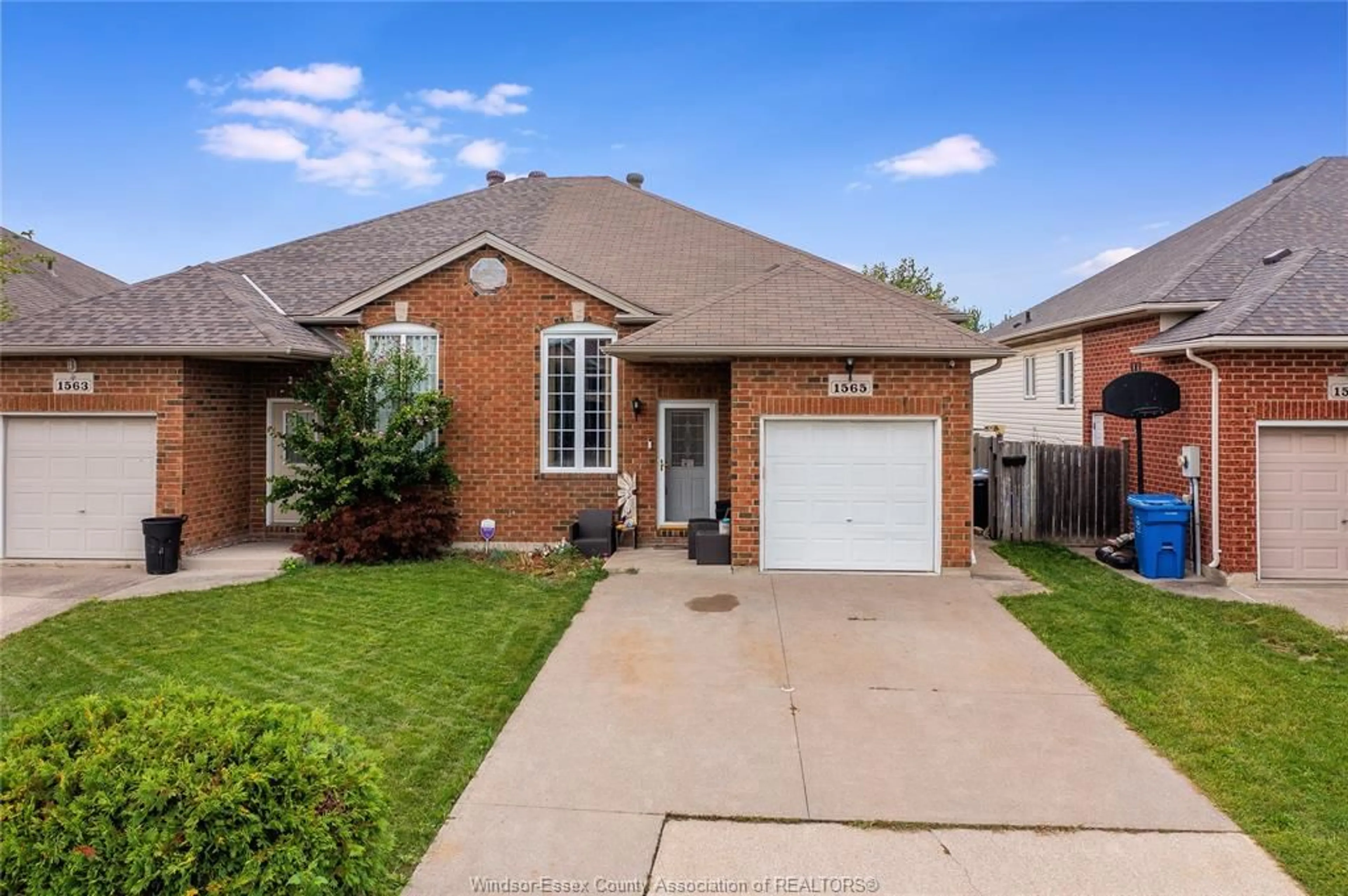 Home with brick exterior material, street for 1565 HEATHERGLEN, Tecumseh Ontario N8N 5B5