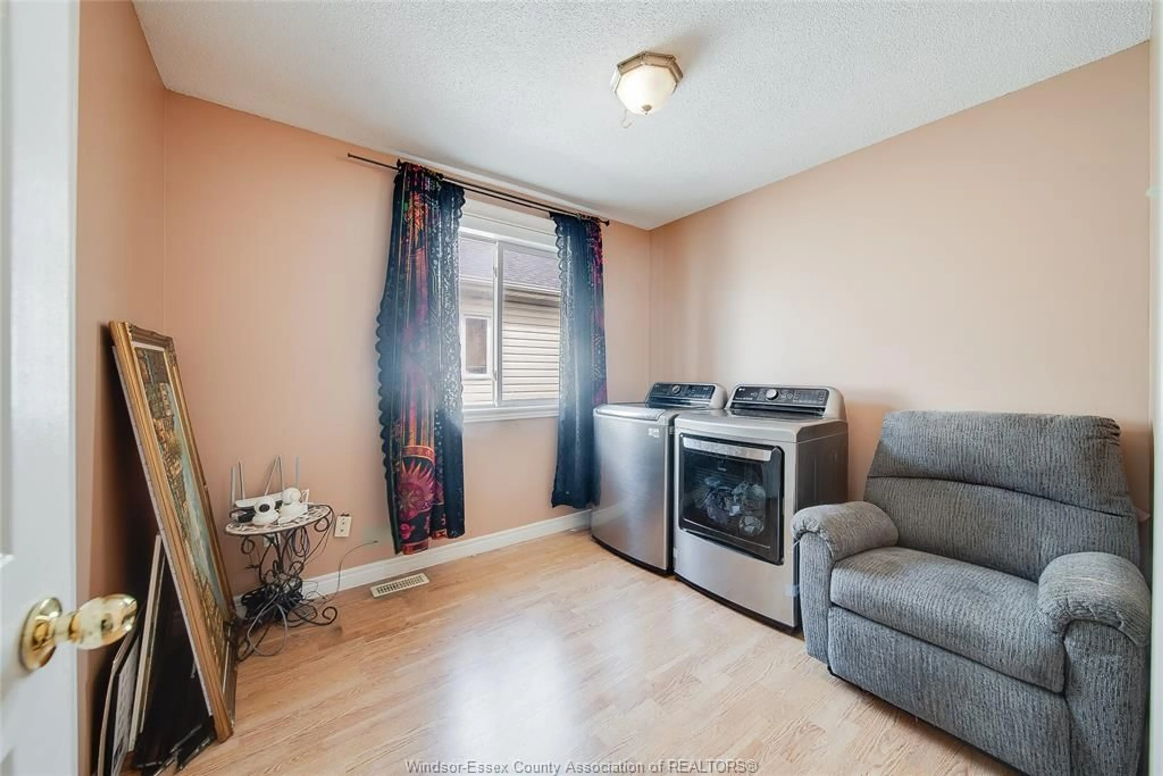 A pic of a room for 1565 HEATHERGLEN, Tecumseh Ontario N8N 5B5